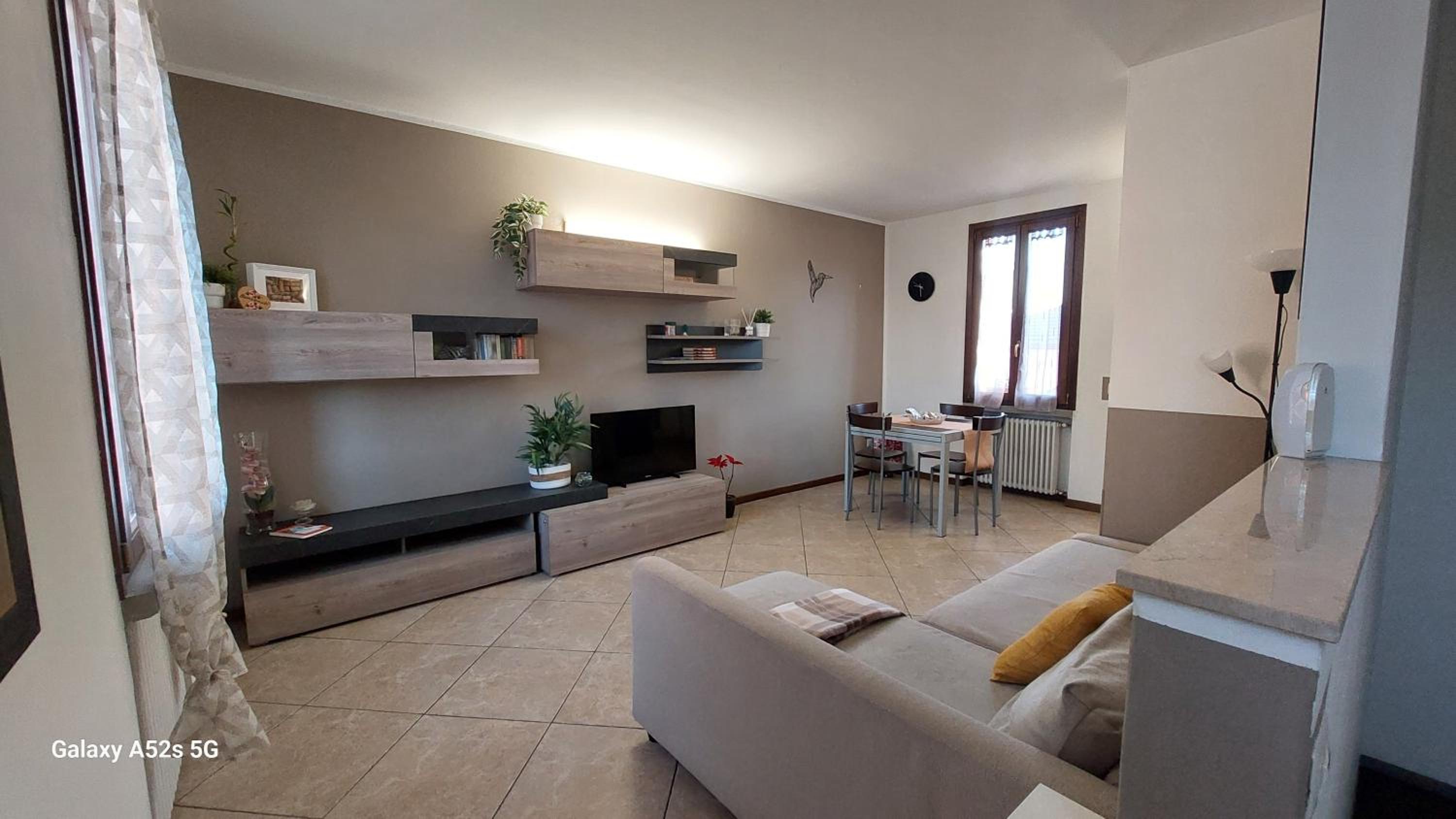 One-Bedroom House photo 1