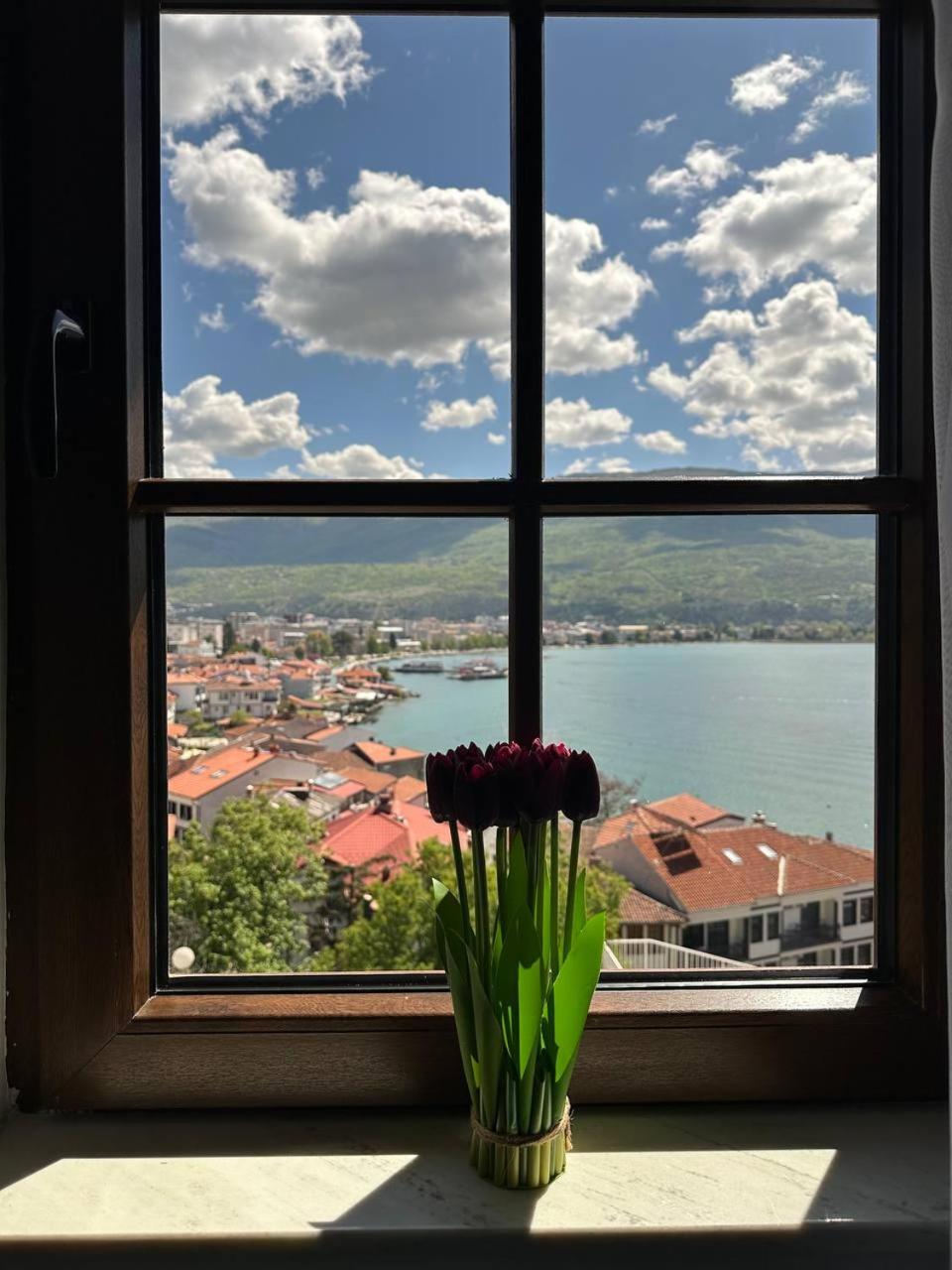 Suite with Lake View photo 2