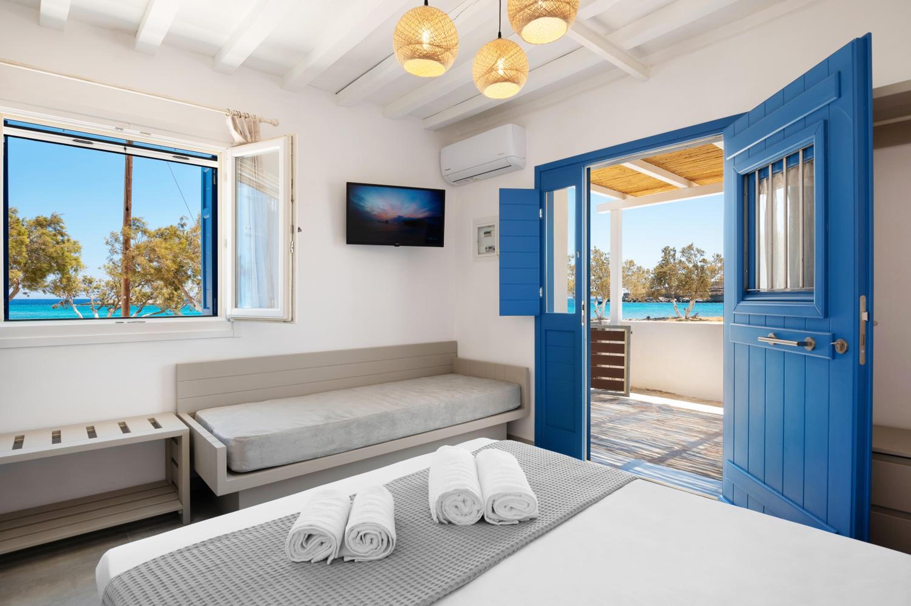 One-Bedroom House photo 1