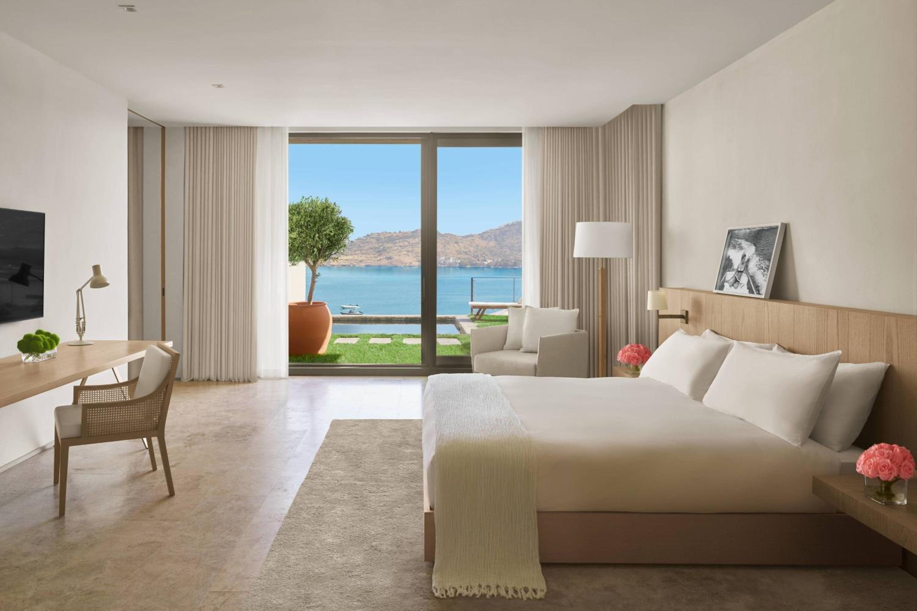 Superior One-Bedroom King Suite with Private Pool
