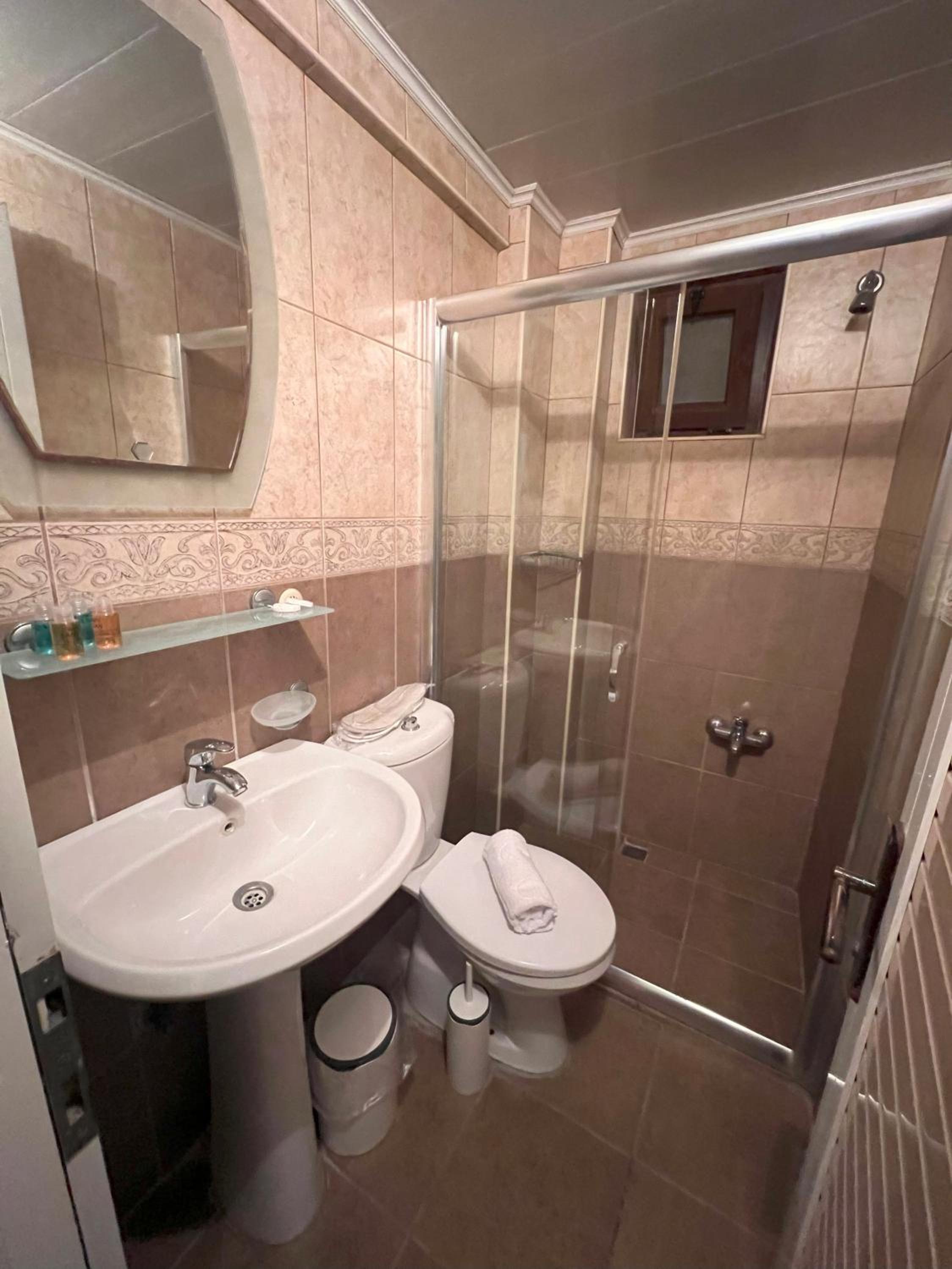 Double Room - Photo 4