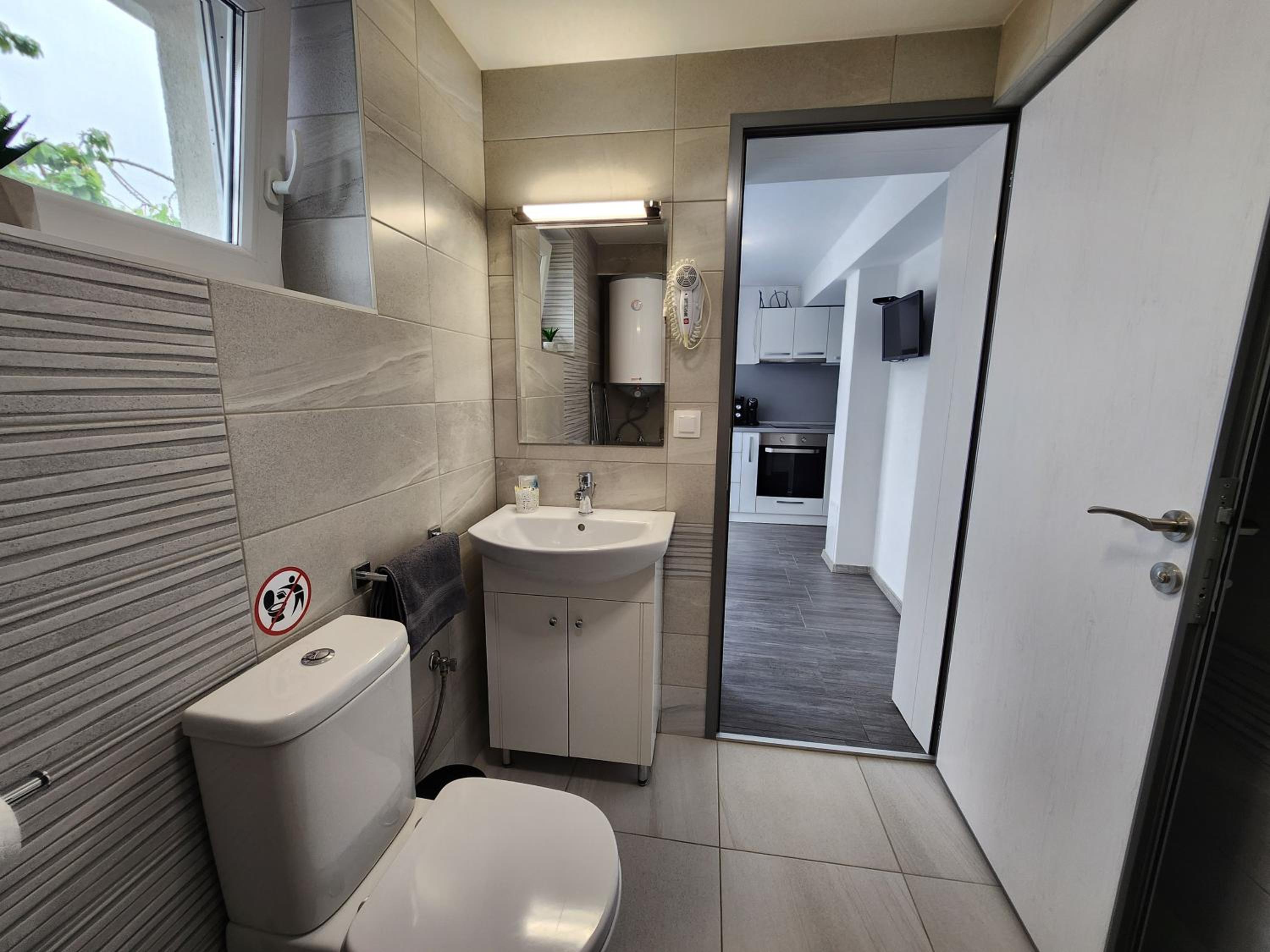 Apartment - Ground Floor photo 3