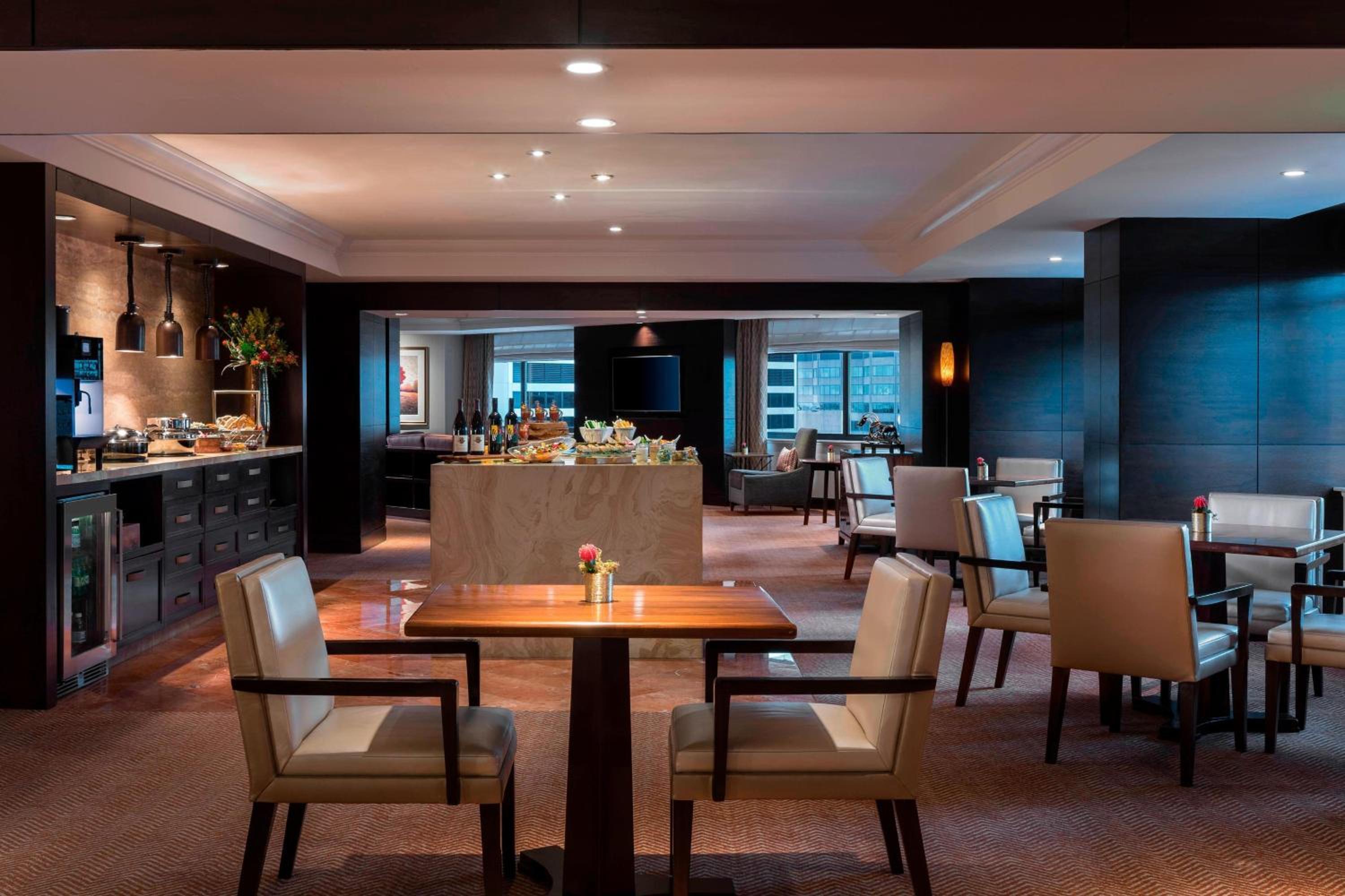 The Ritz-Carlton Suite - One-Bedroom King Suite - High Floor - Photo 9