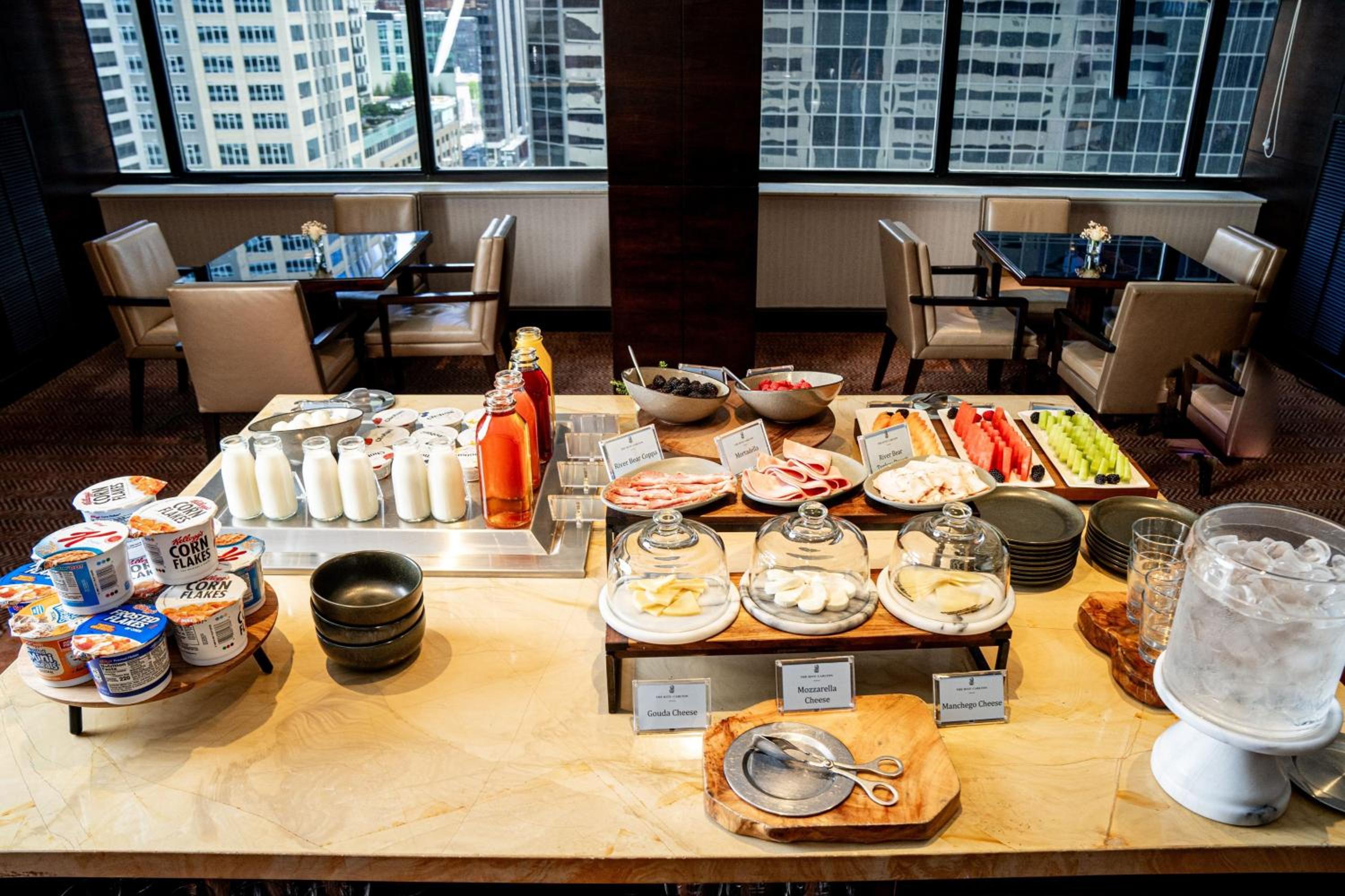 The Ritz-Carlton Suite - One-Bedroom King Suite - High Floor - Photo 11
