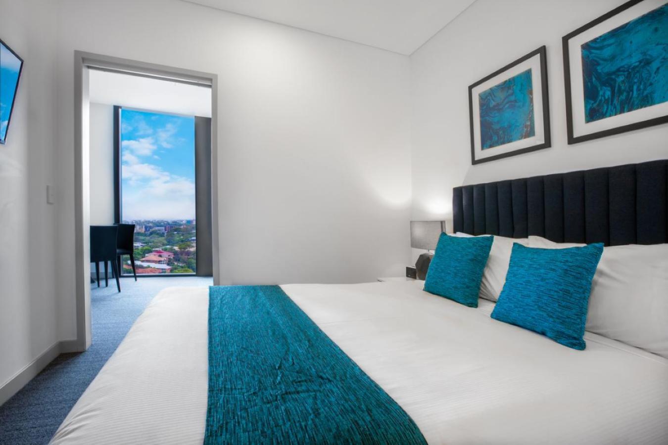 One-Bedroom City View - Photo 5
