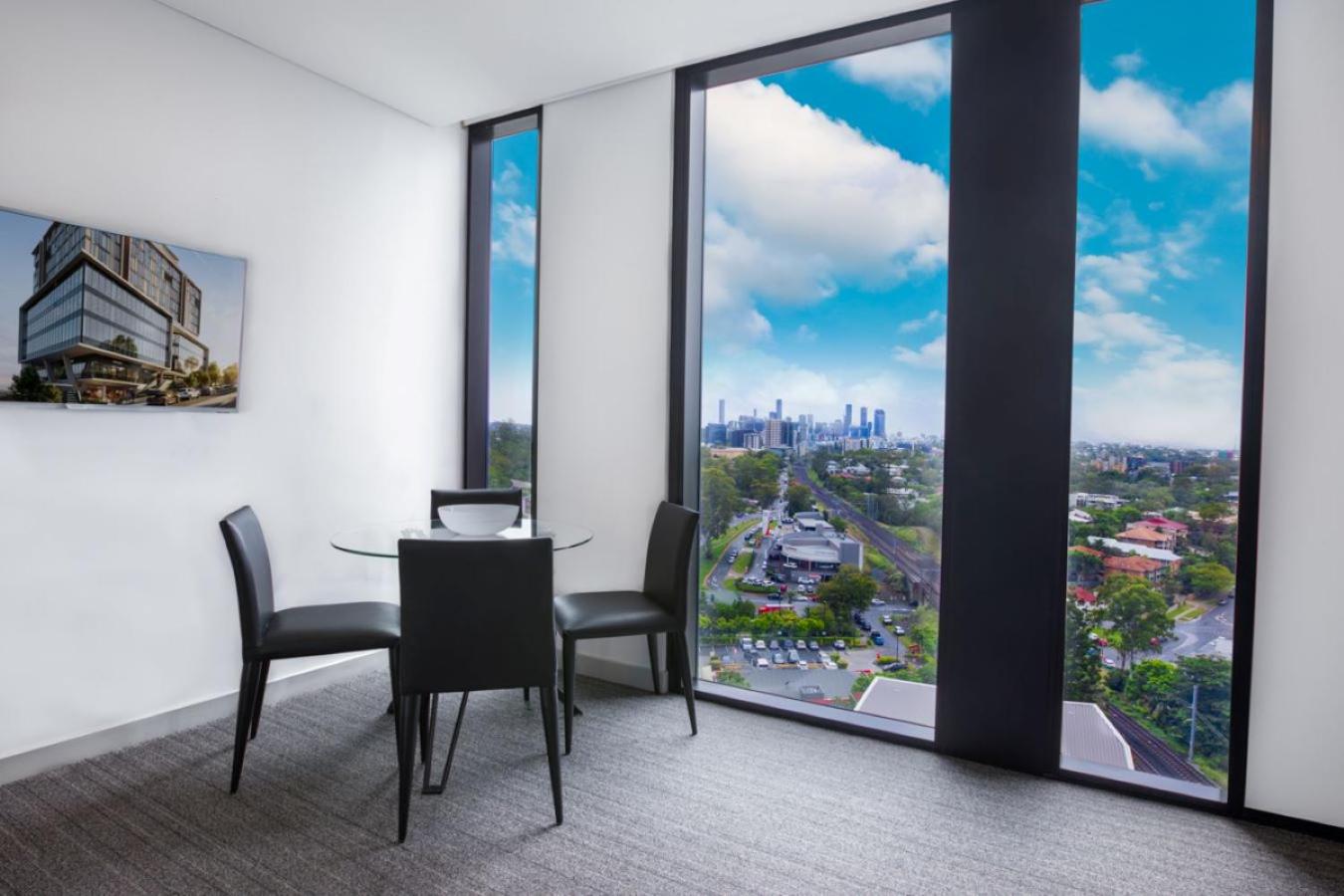 One-Bedroom City View - Photo 4