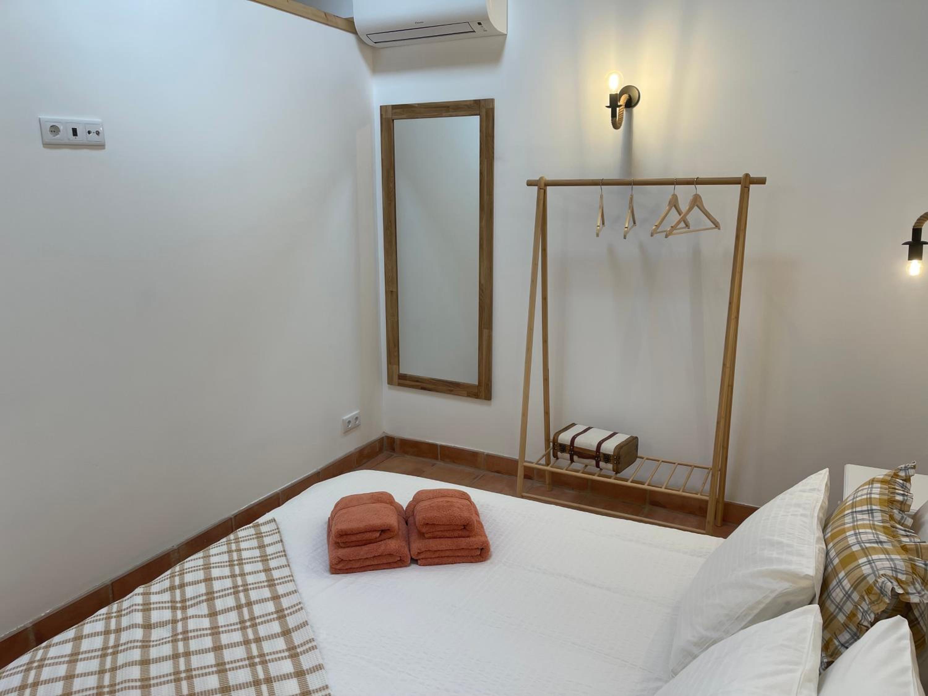 One-Bedroom Apartment - Non-Smoking photo 3