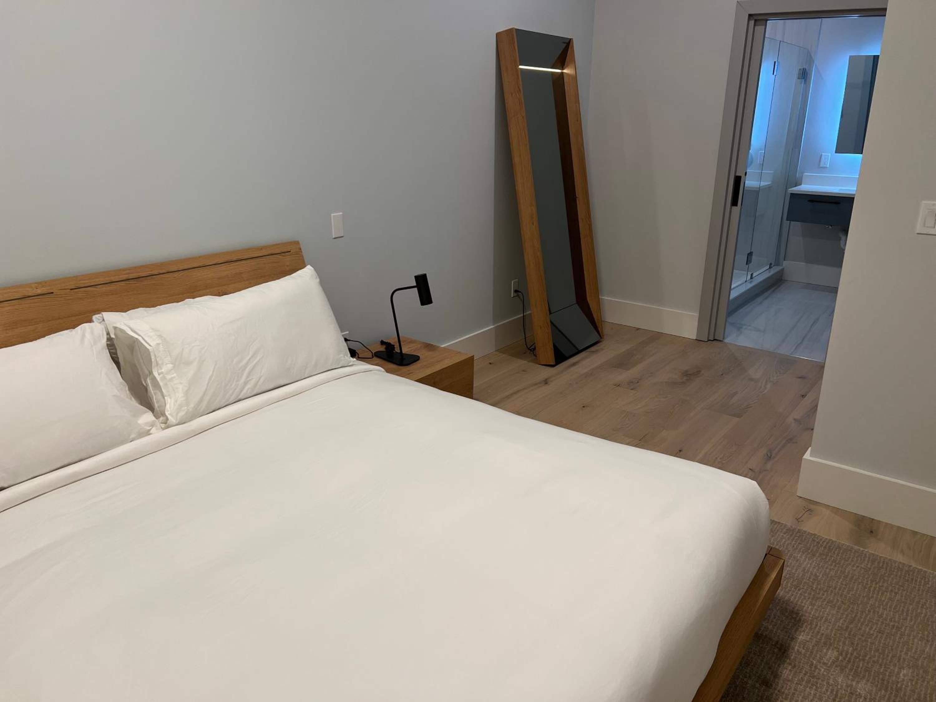 Three-Bedroom Suite photo 2