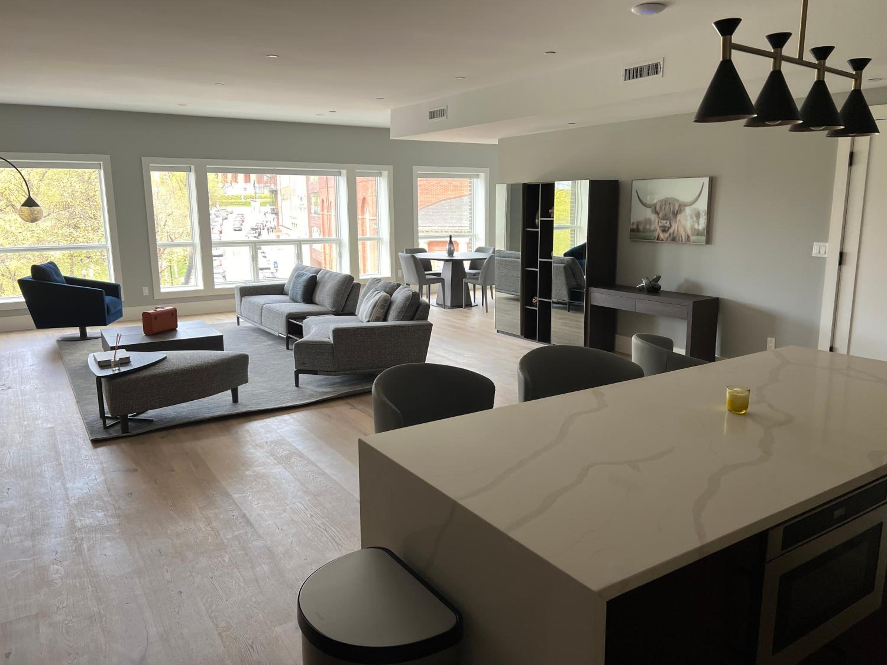 Three-Bedroom Suite photo 2