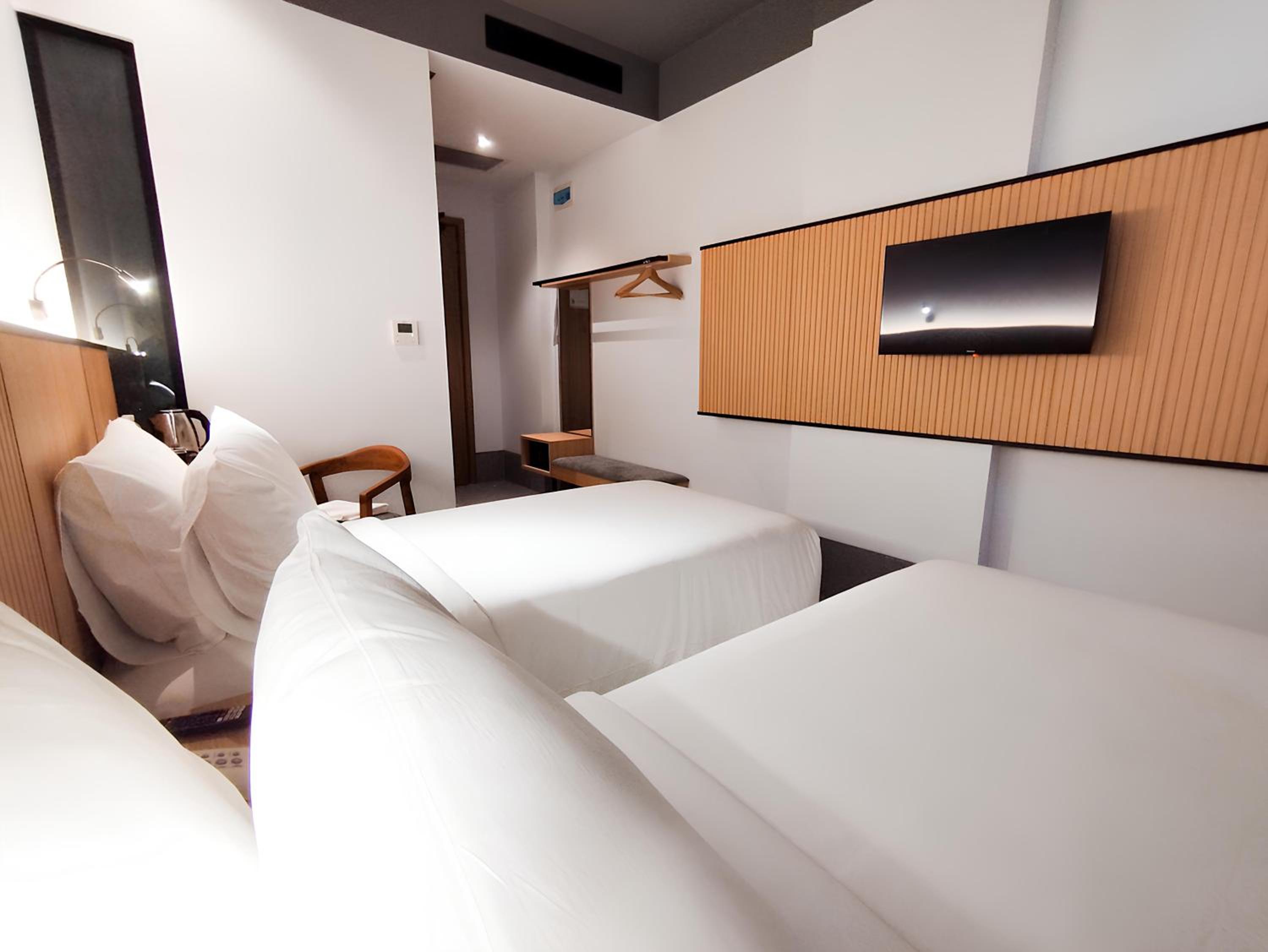 Superior Twin Room - Photo 3