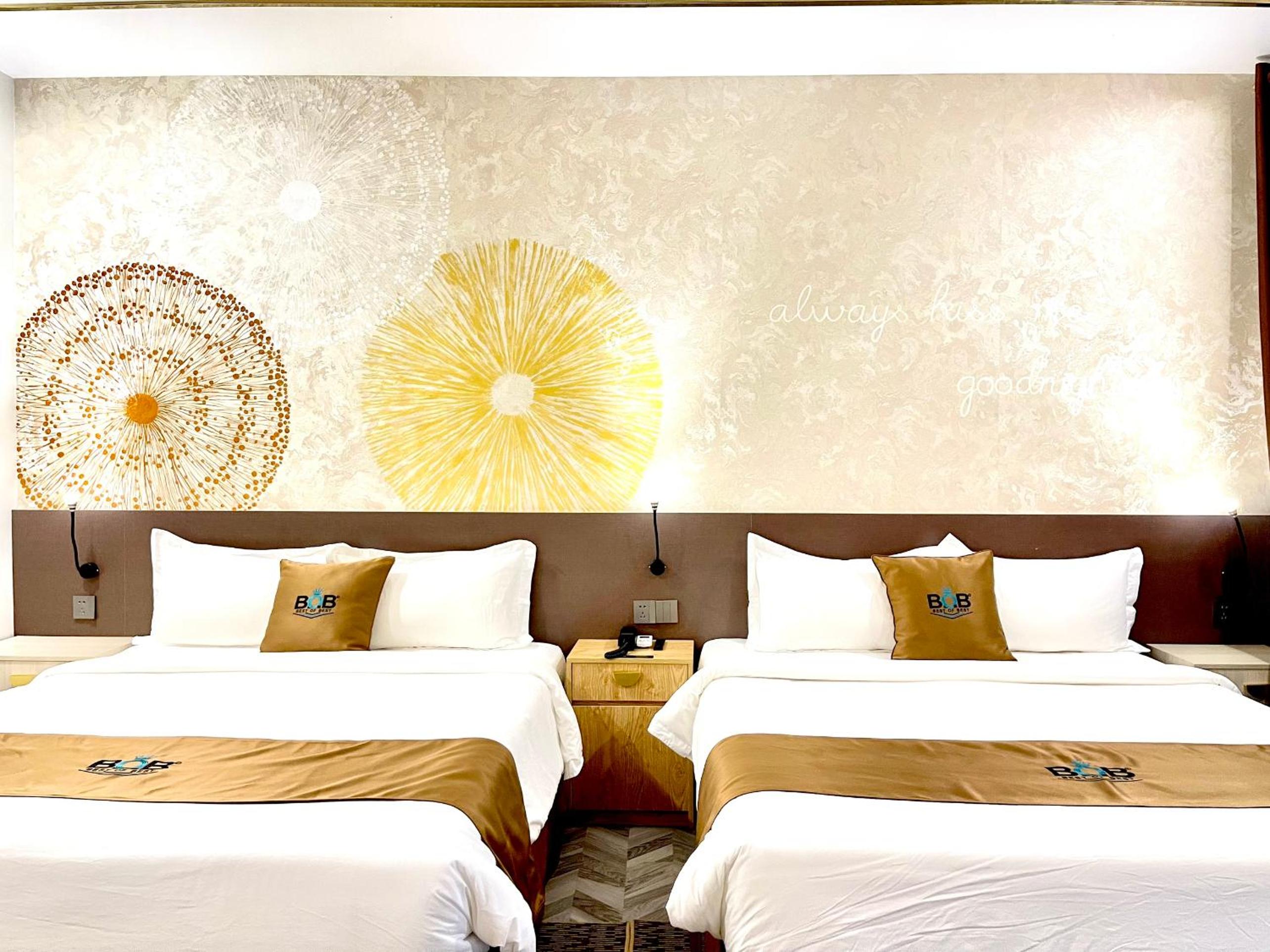Twin Room - Photo 11