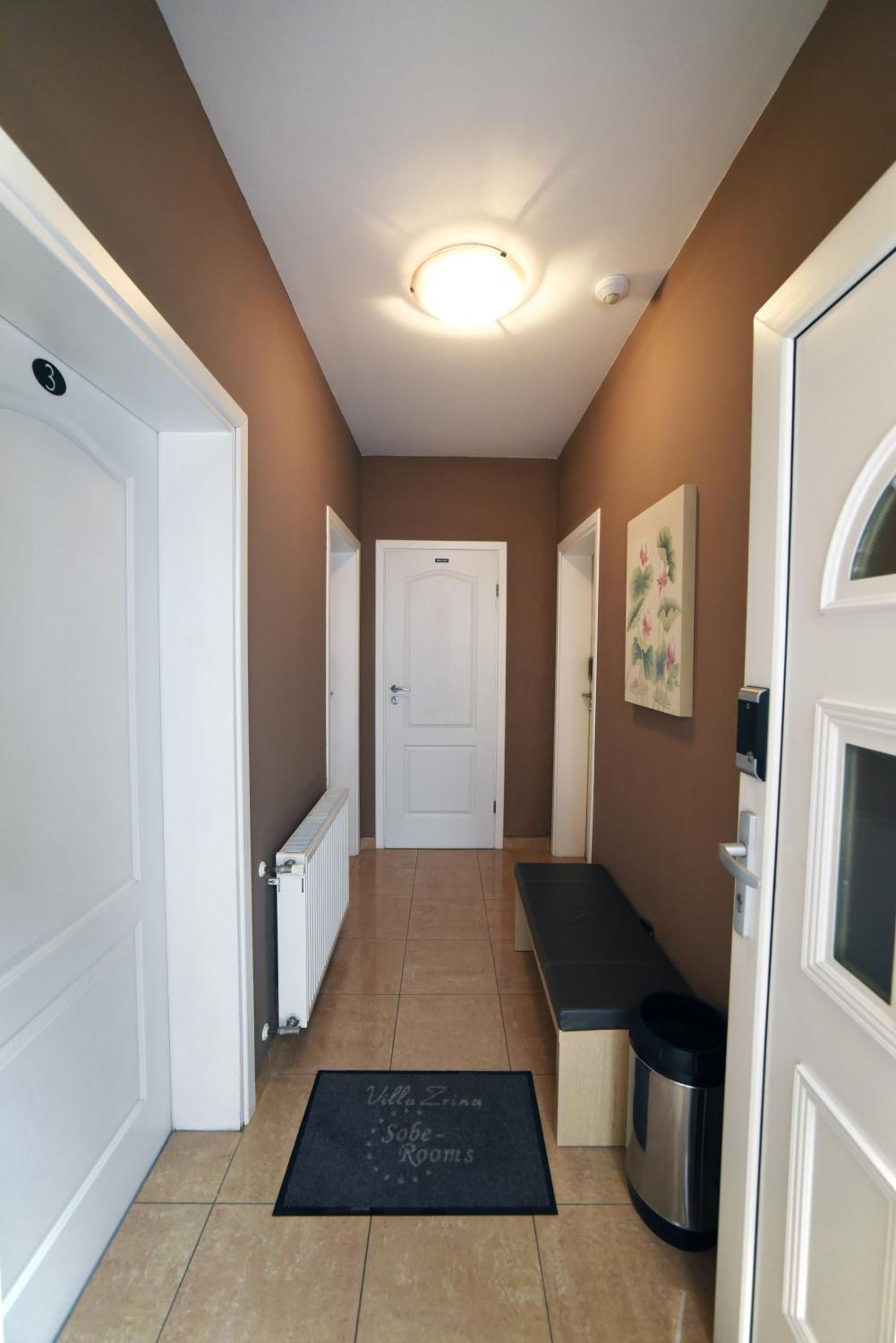 Double Room - Photo 4