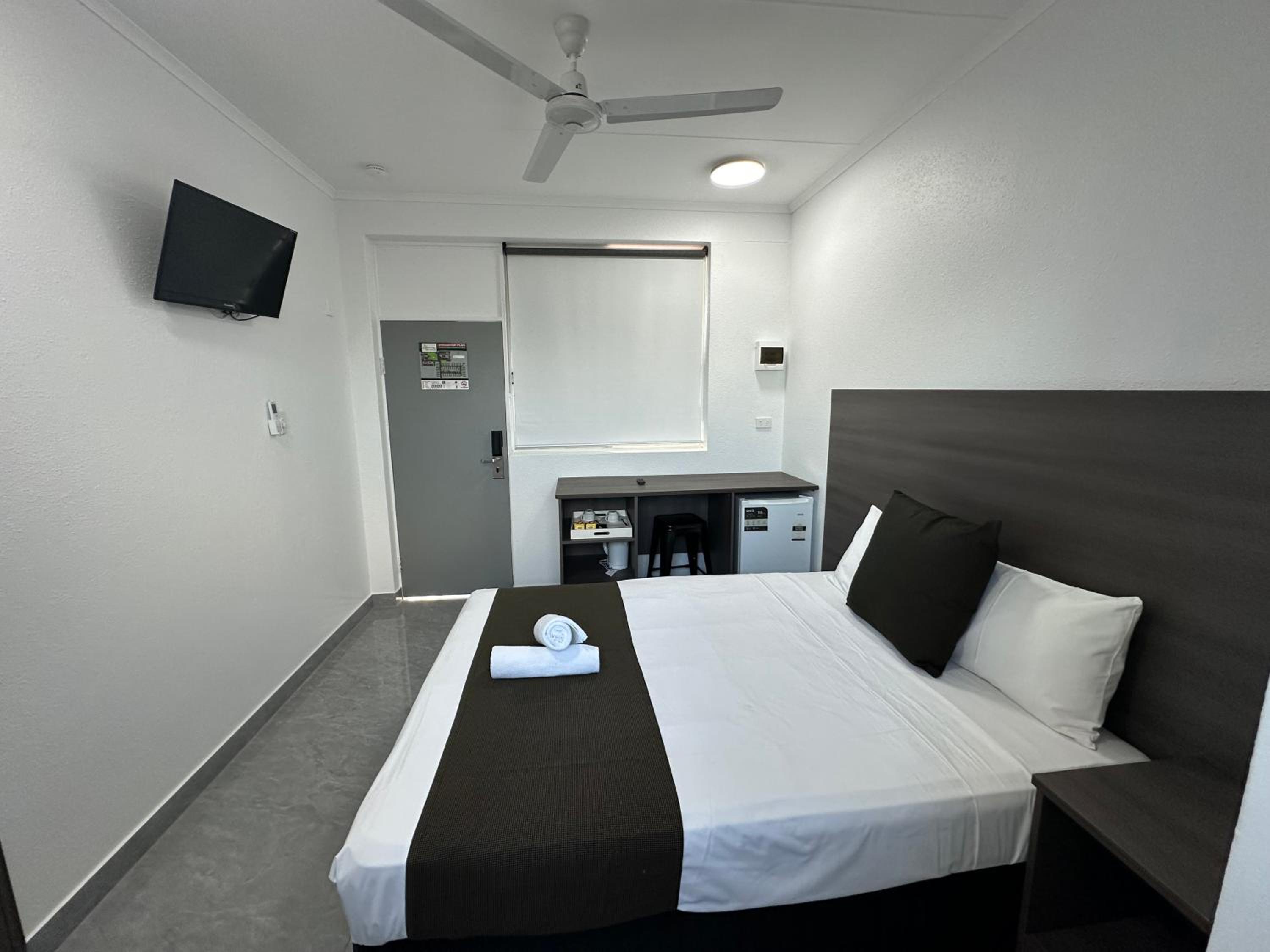 Budget Queen Room