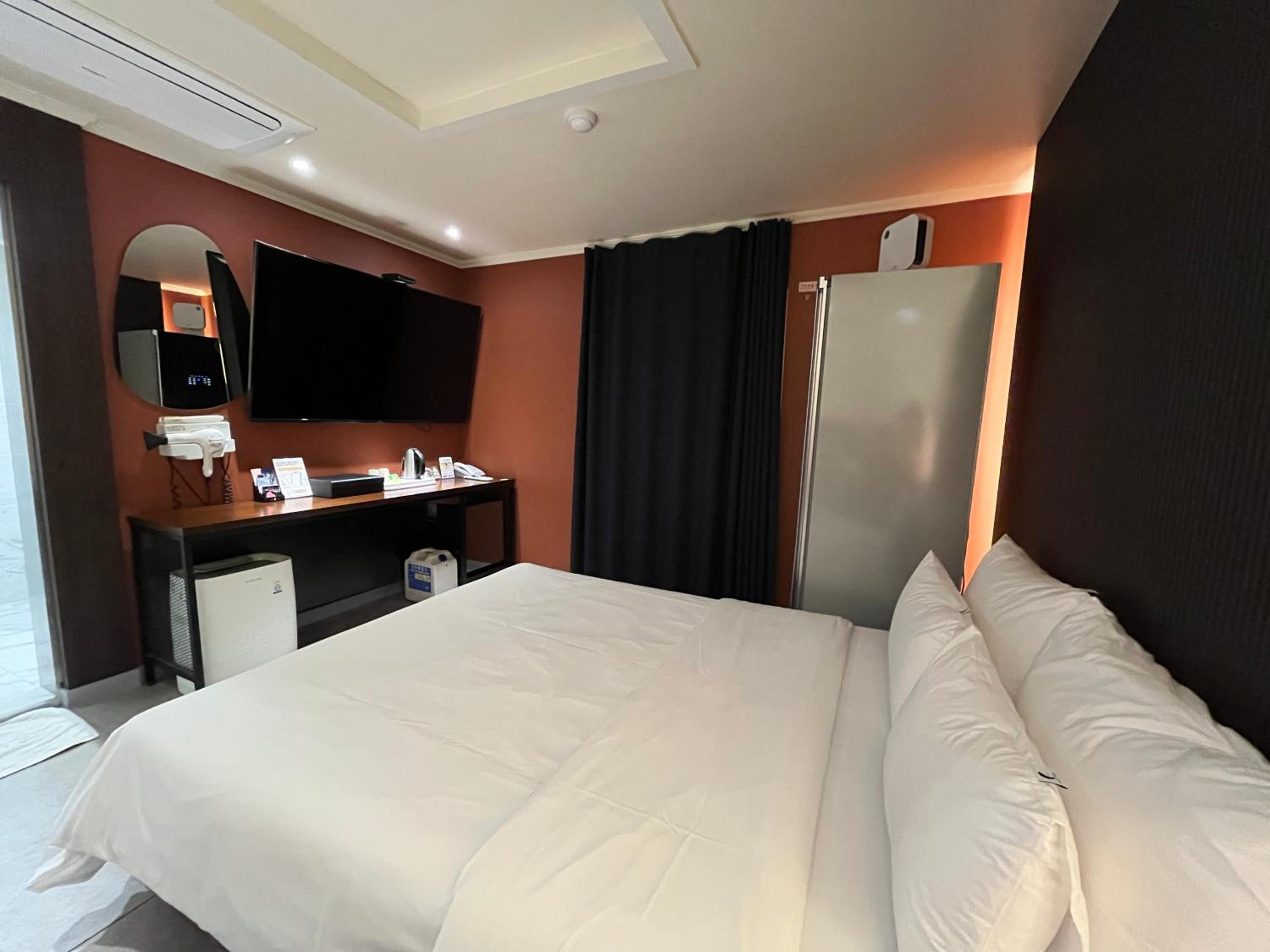Deluxe Double Room - Photo 7