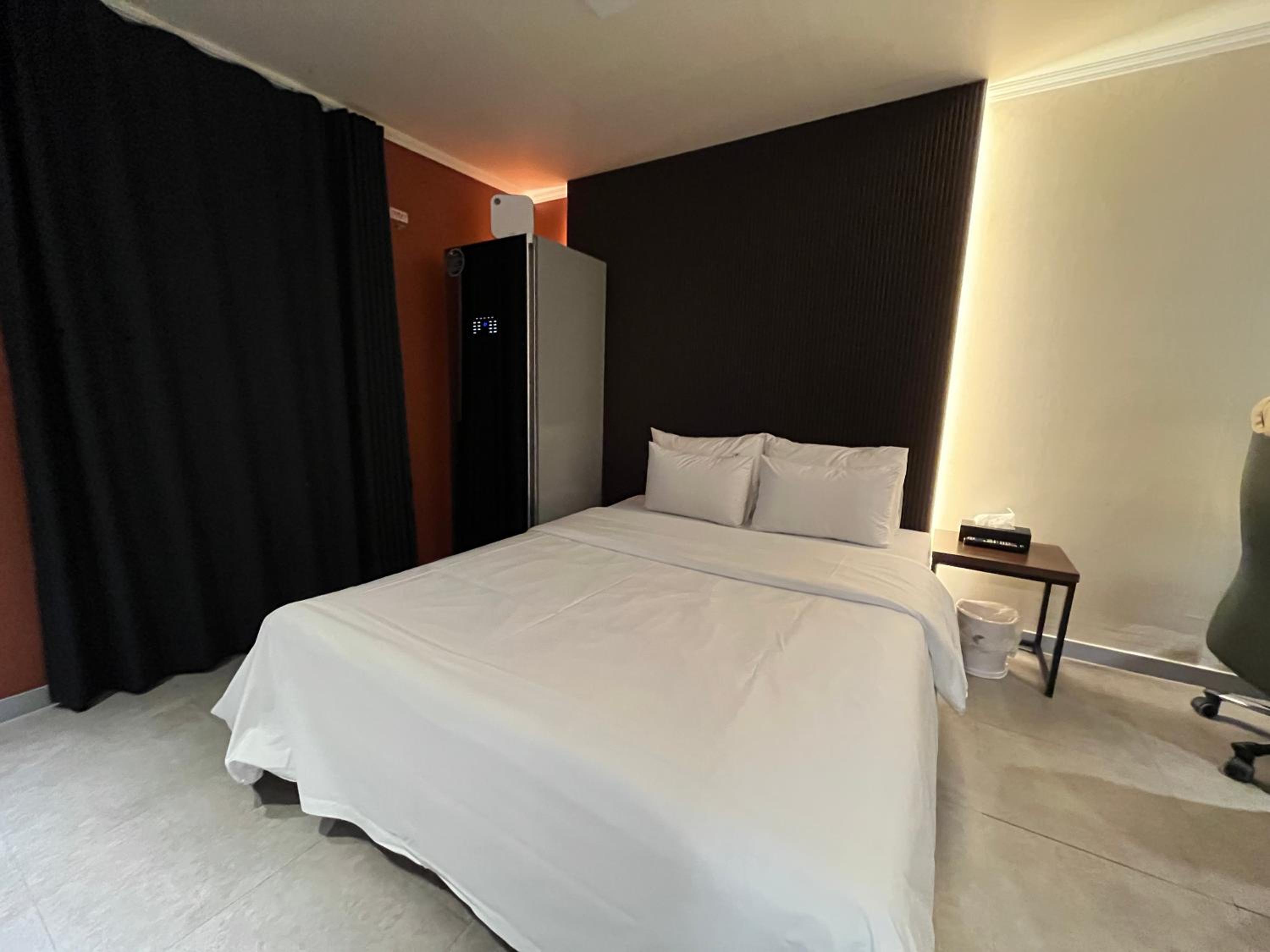 Deluxe Double Room - Photo 10