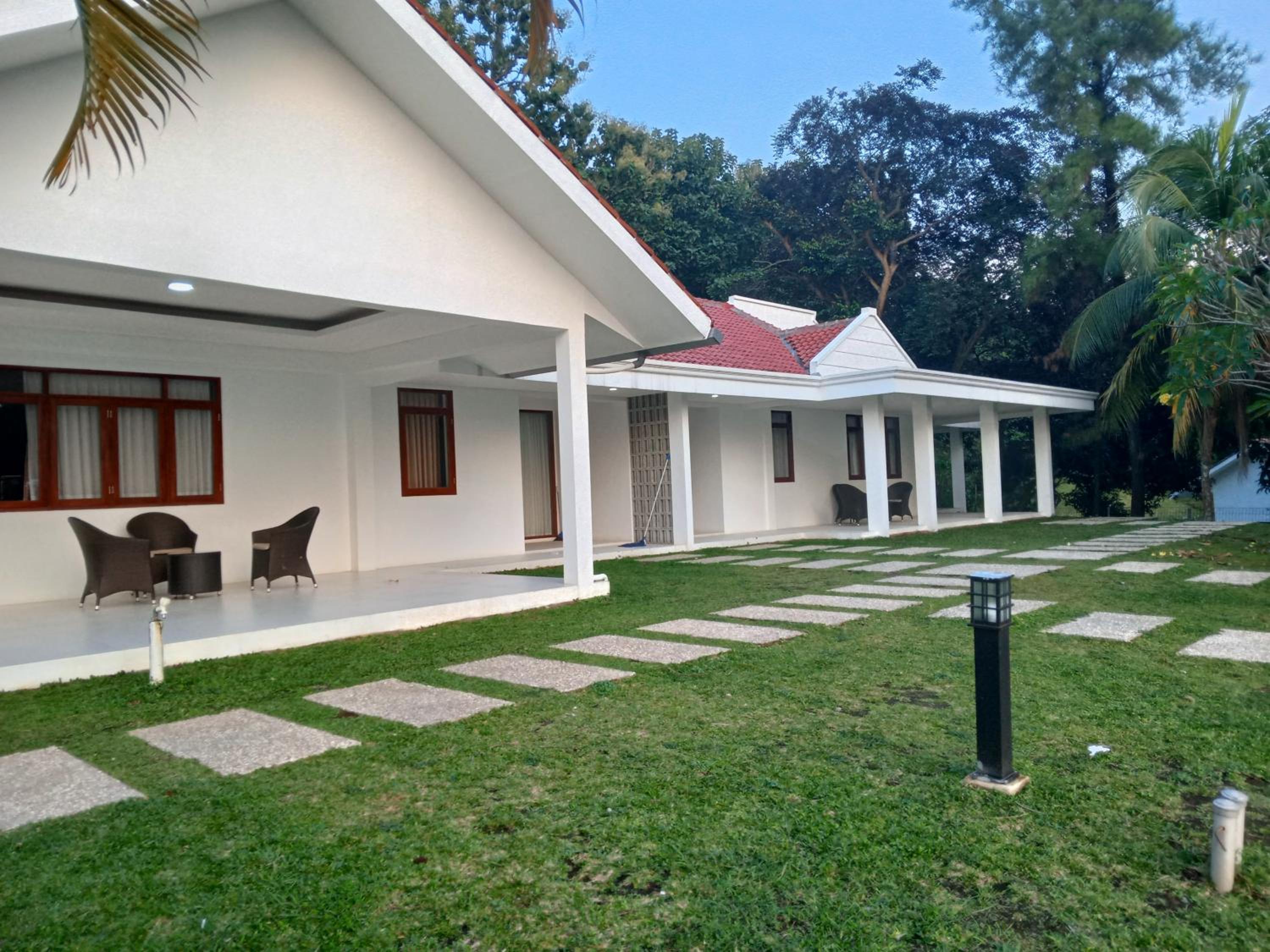 Three-Bedroom Bungalow - Photo 10