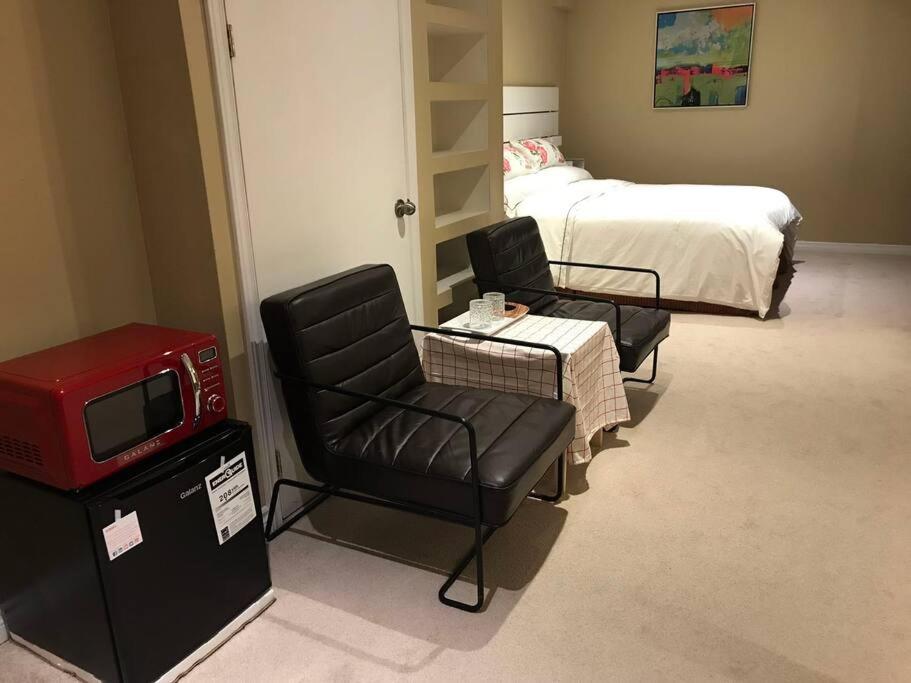 One-Bedroom Apartment photo 3