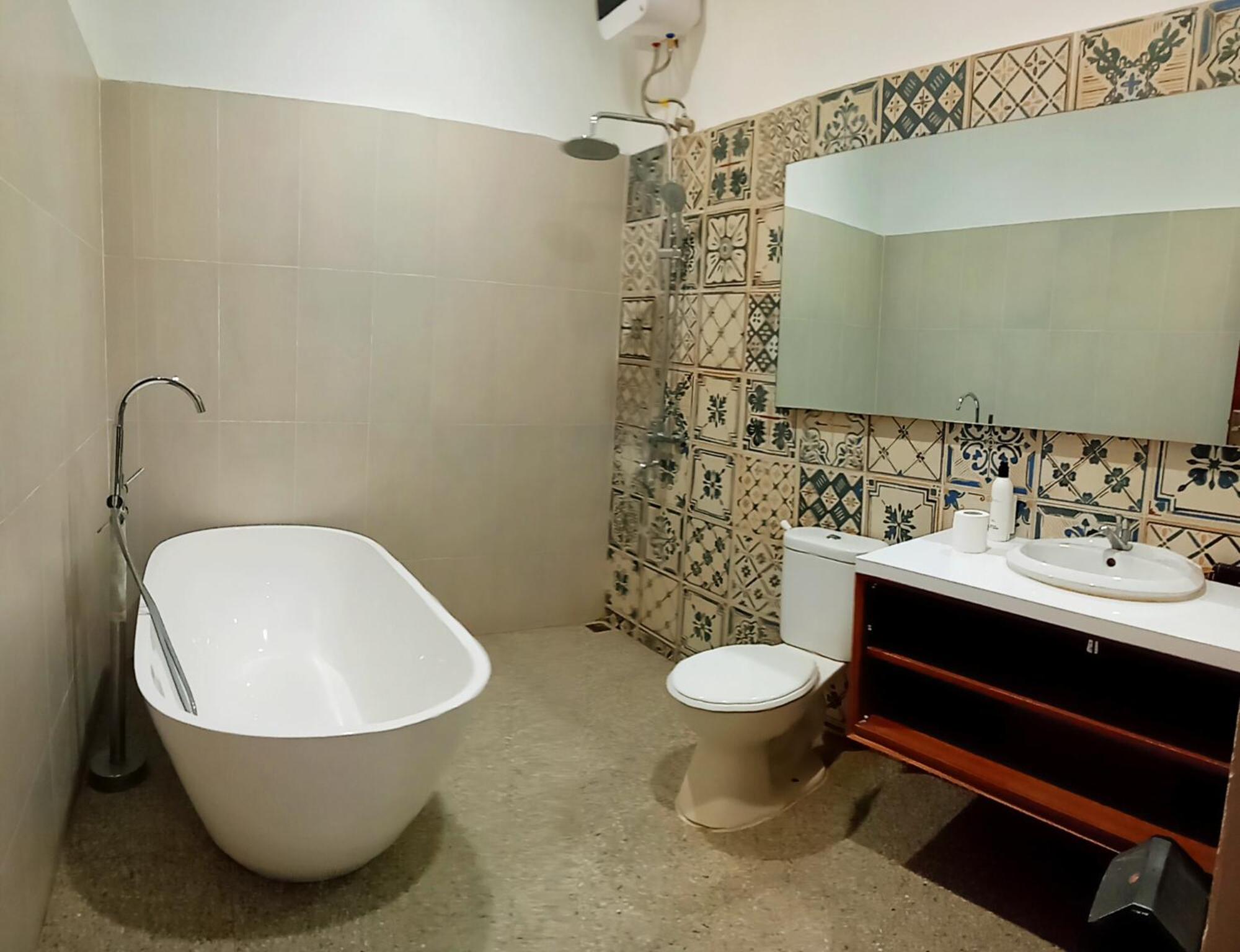 Four-Bedroom Bungalow - Photo 10