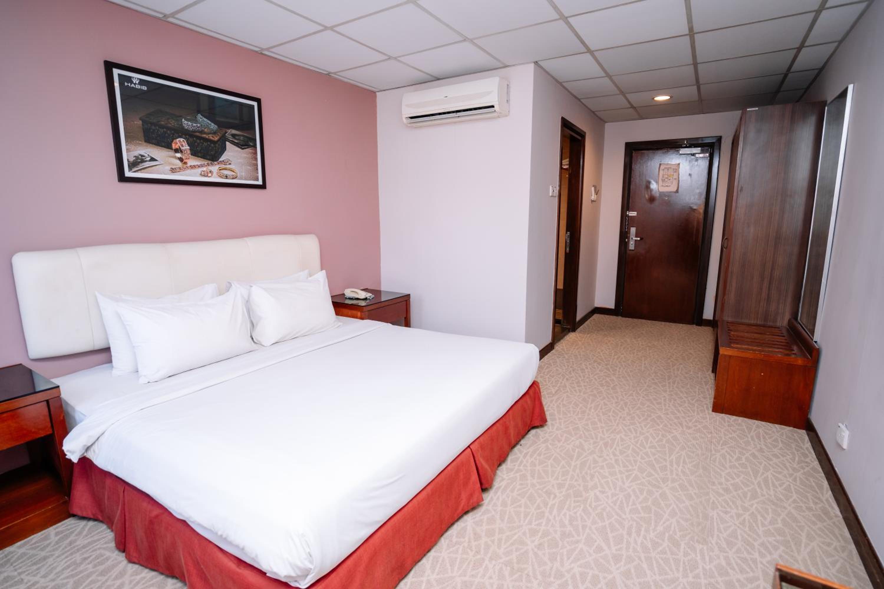 Deluxe Double or Twin Room photo 2