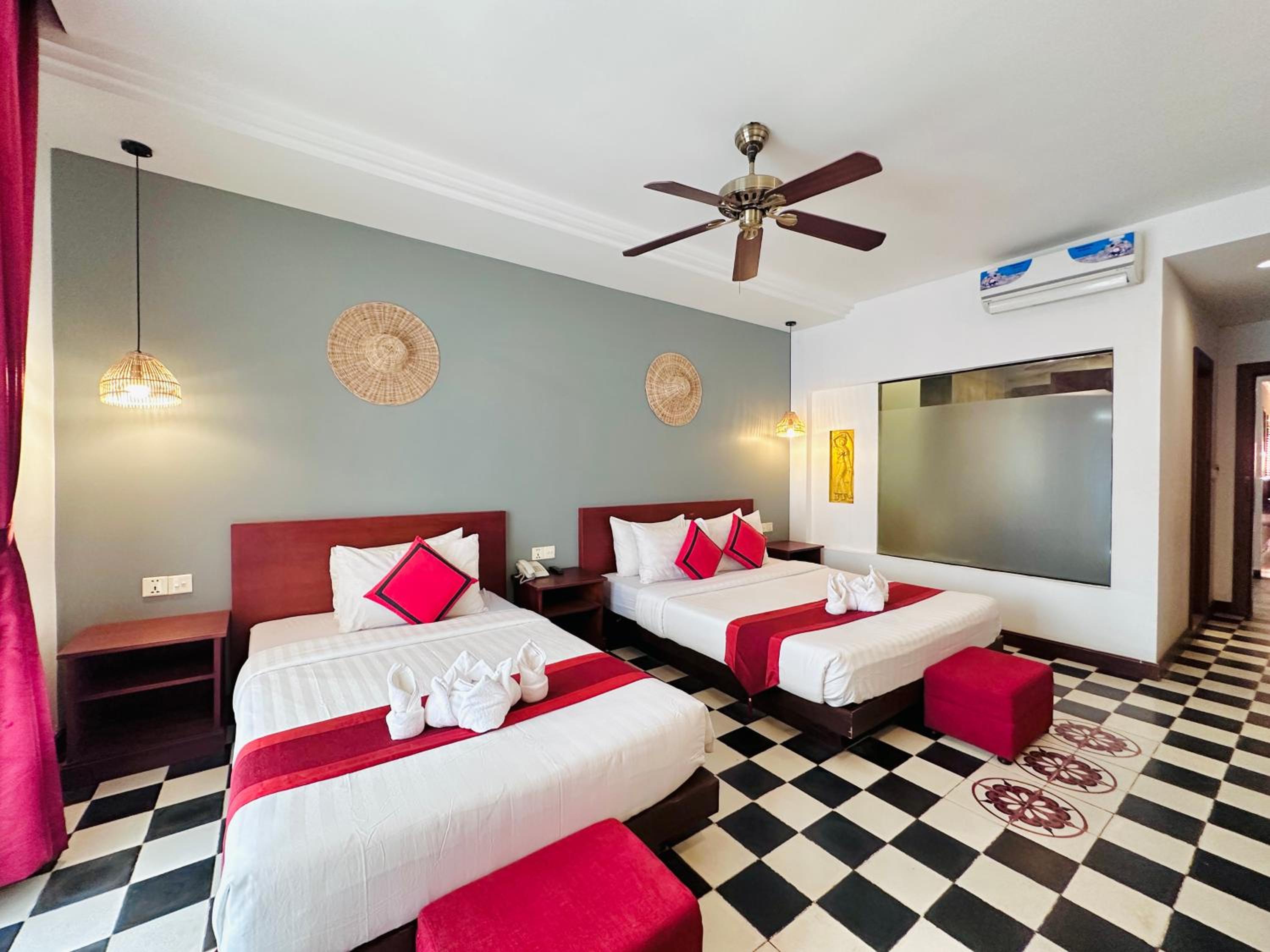 Deluxe Twin Room with Balcony - Photo 5