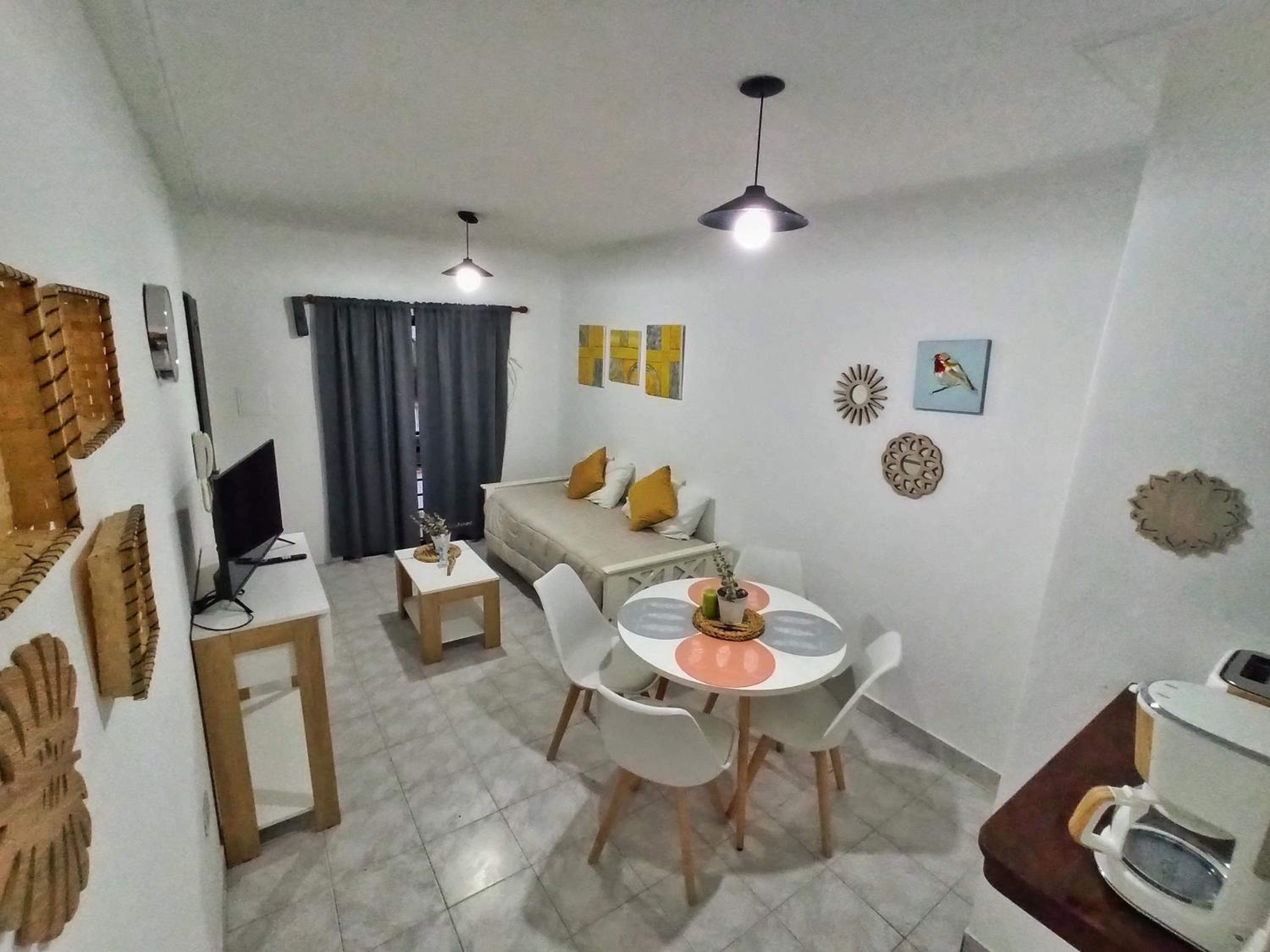 One-Bedroom Apartment photo 1