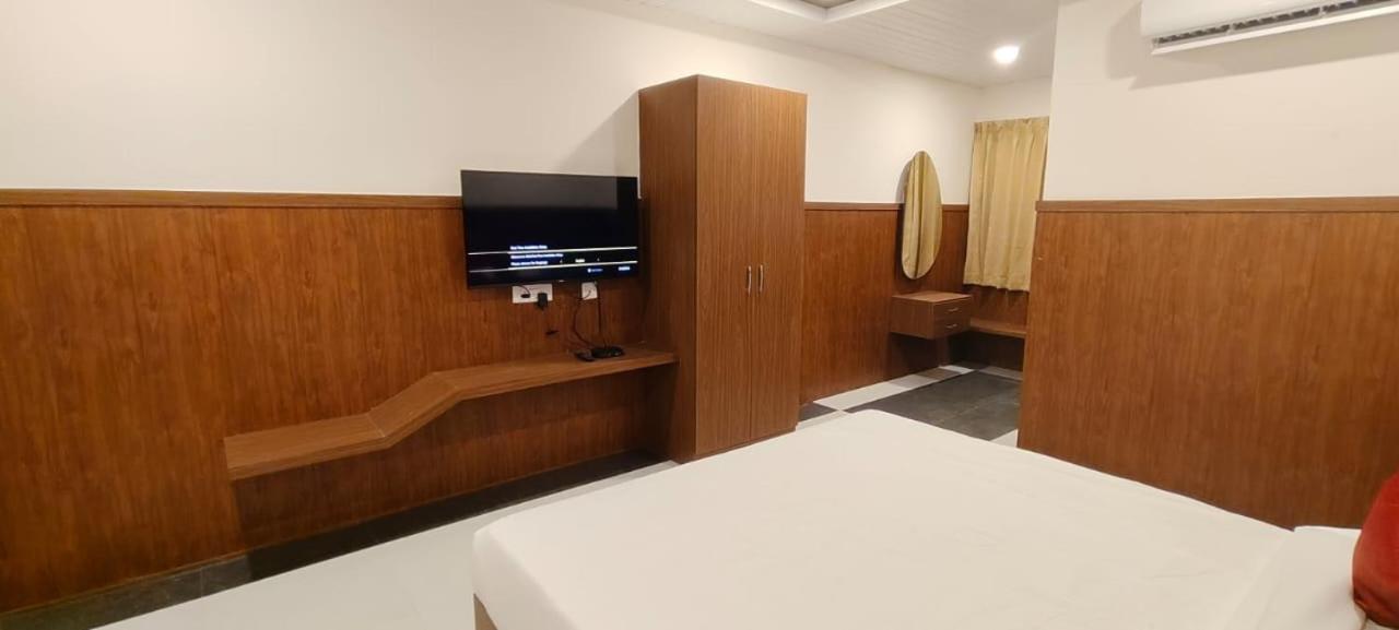 Superior Double Or Twin Room With City View photo 3