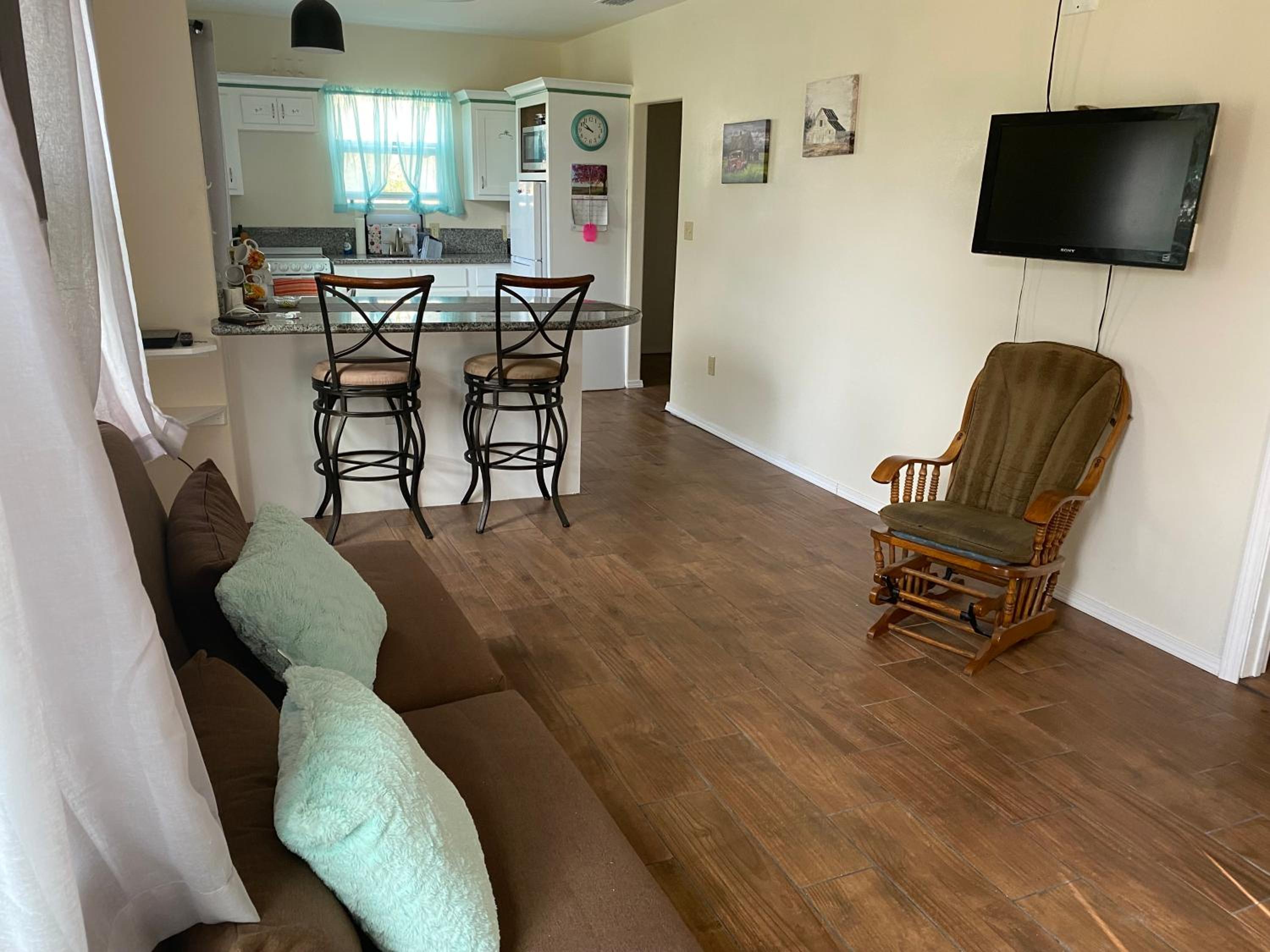 One-Bedroom House photo 1