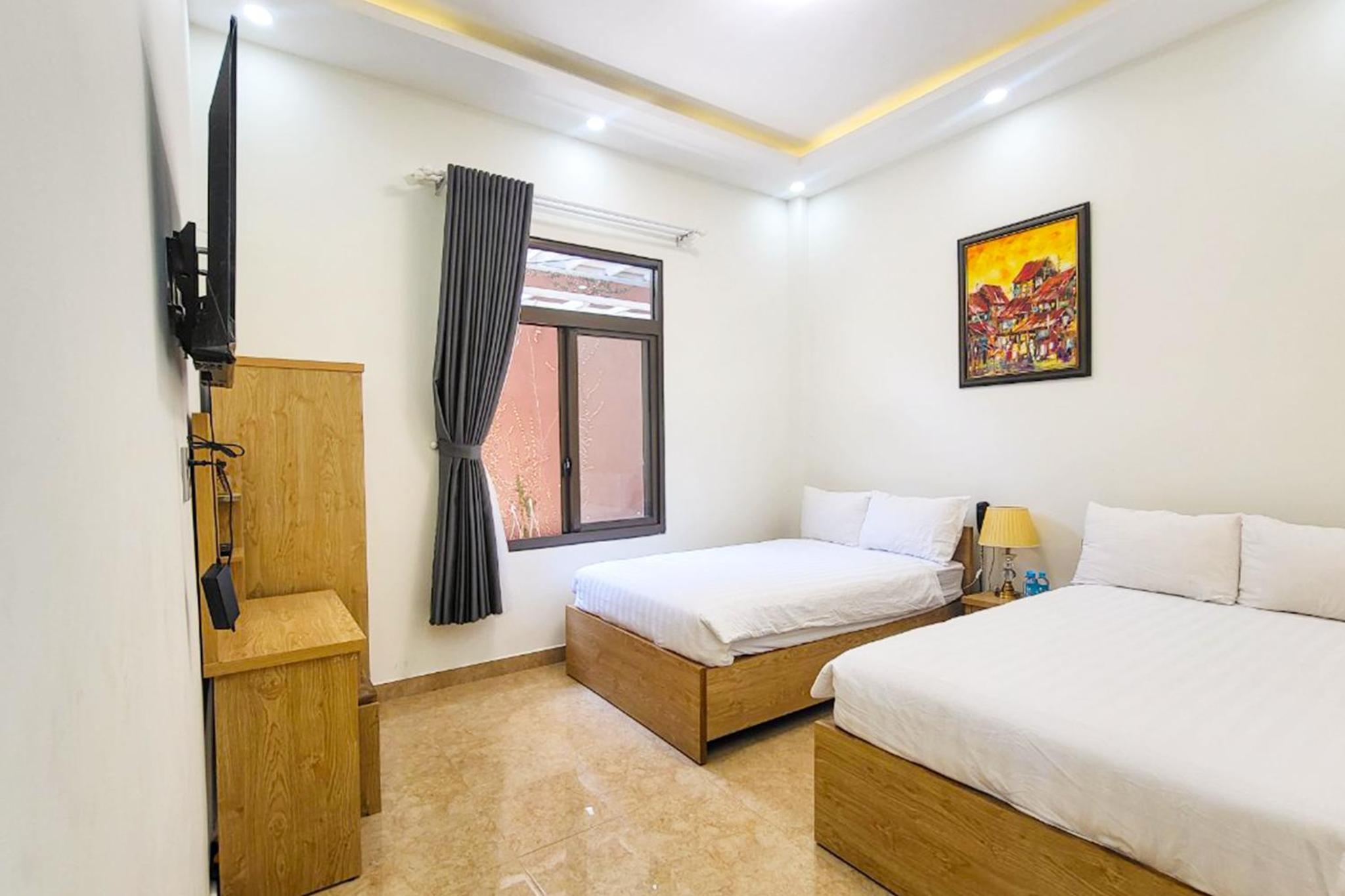 Twin Room with Private Bathroom