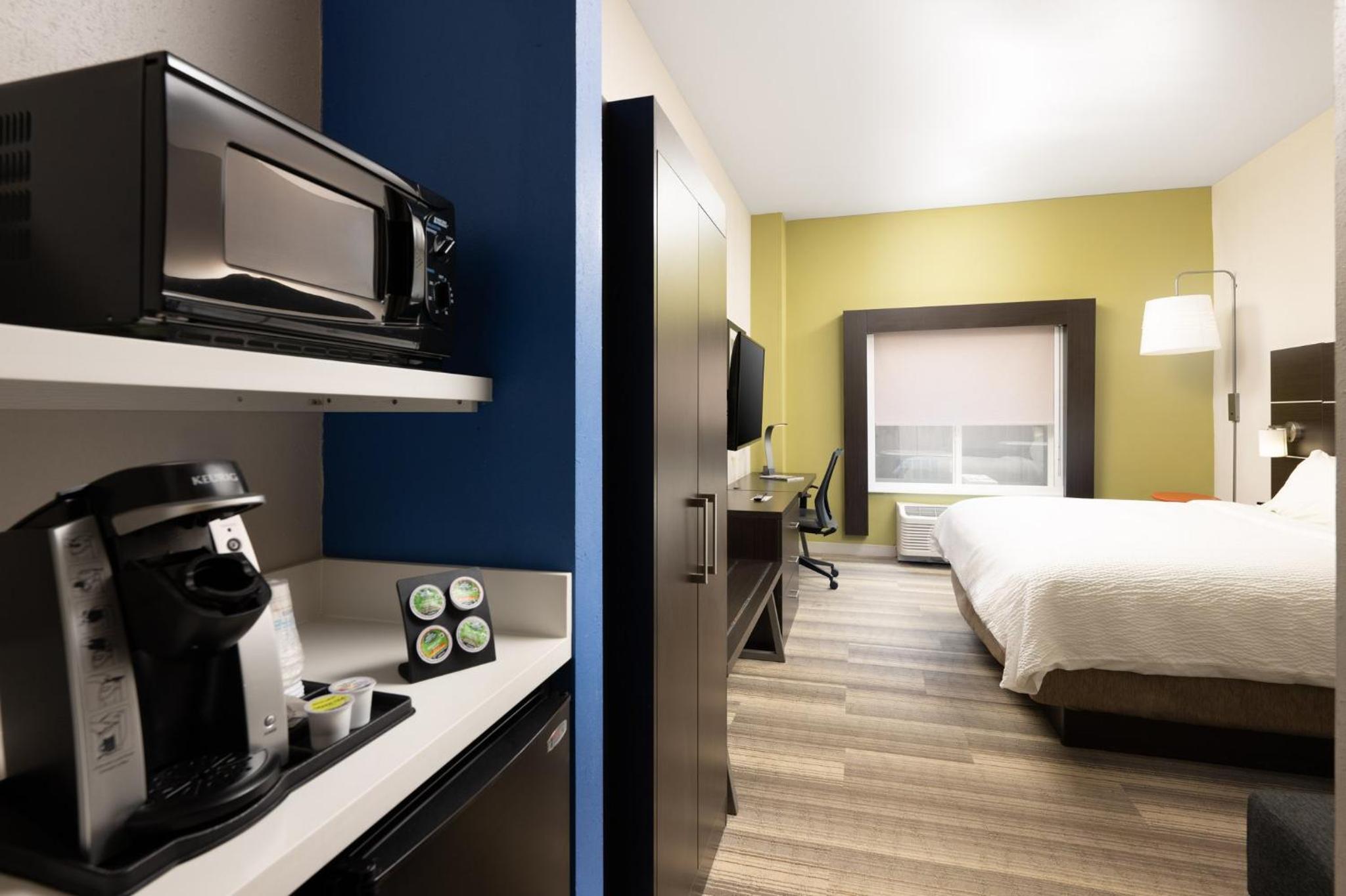 Standard King Room - Photo 1