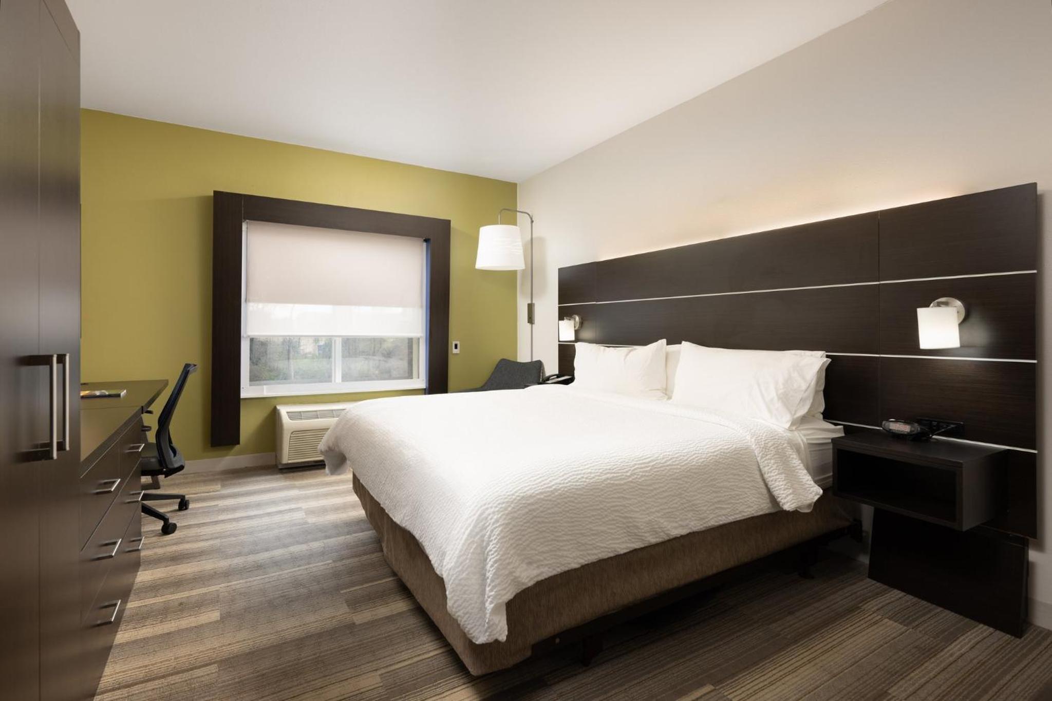 King Room - Mobility Access/Hearing Accessible - Photo 1