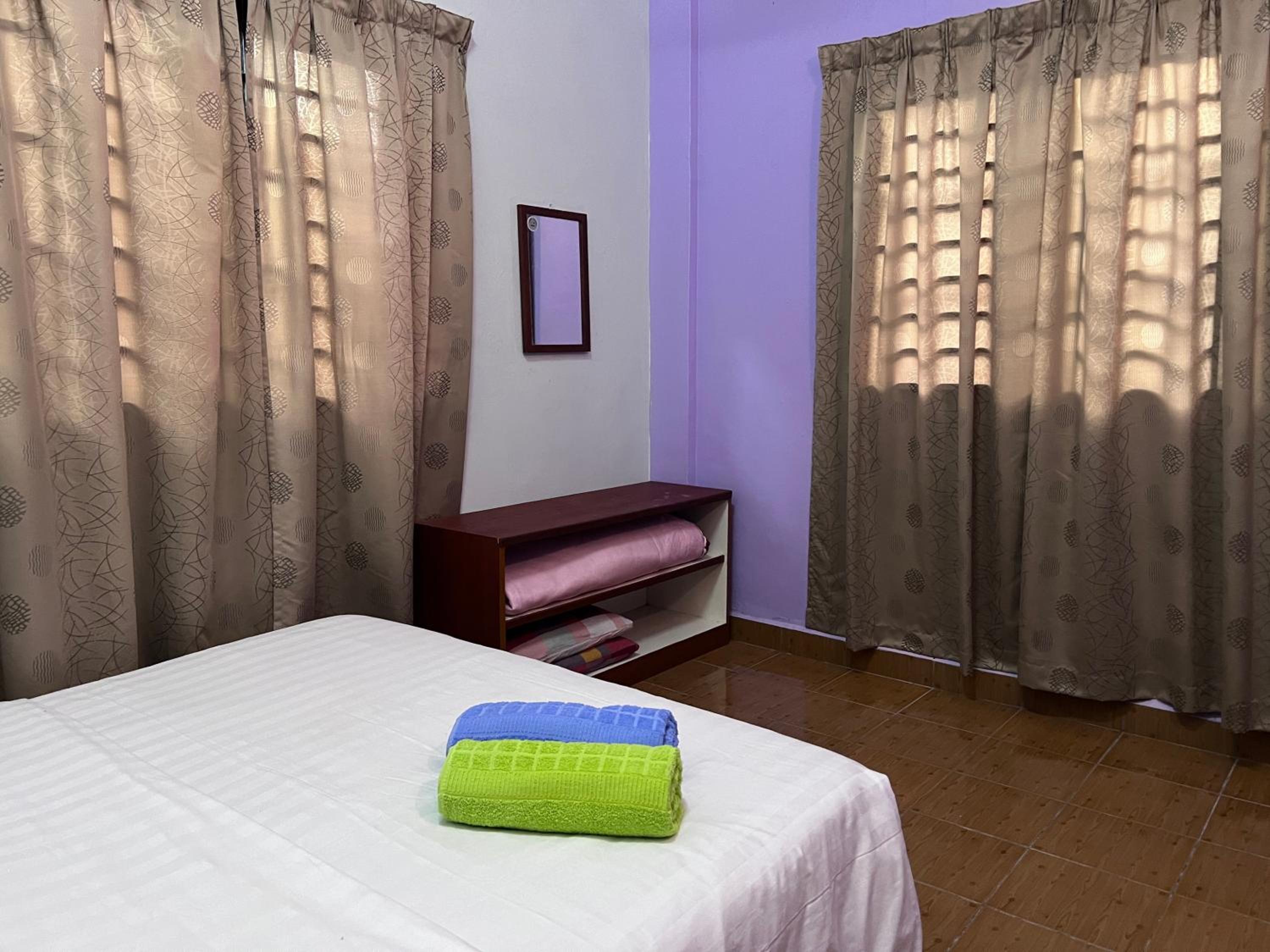 Triple Room With Shared Bathroom photo 3