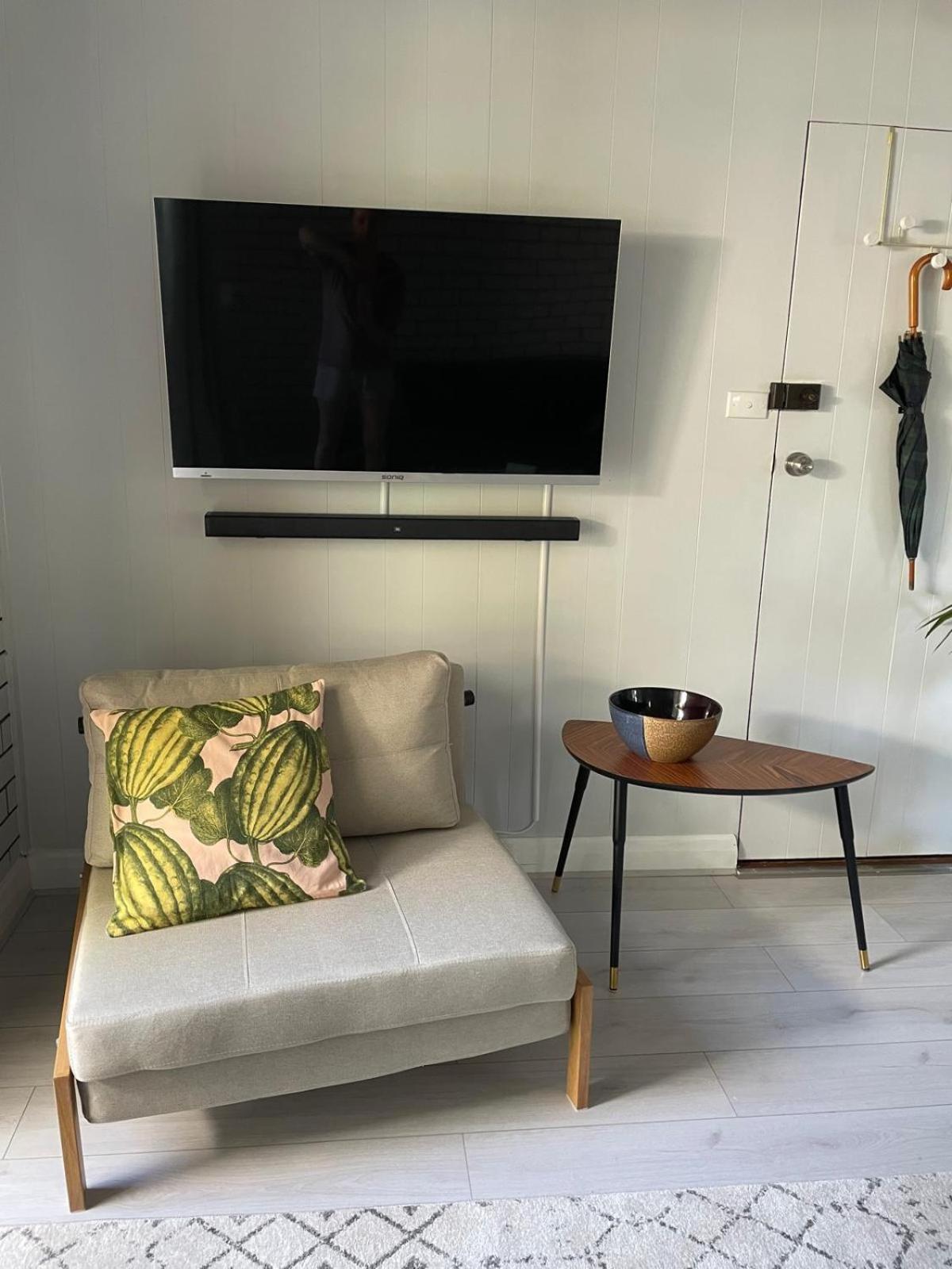 Deluxe One-Bedroom Apartment with Garden View photo 1