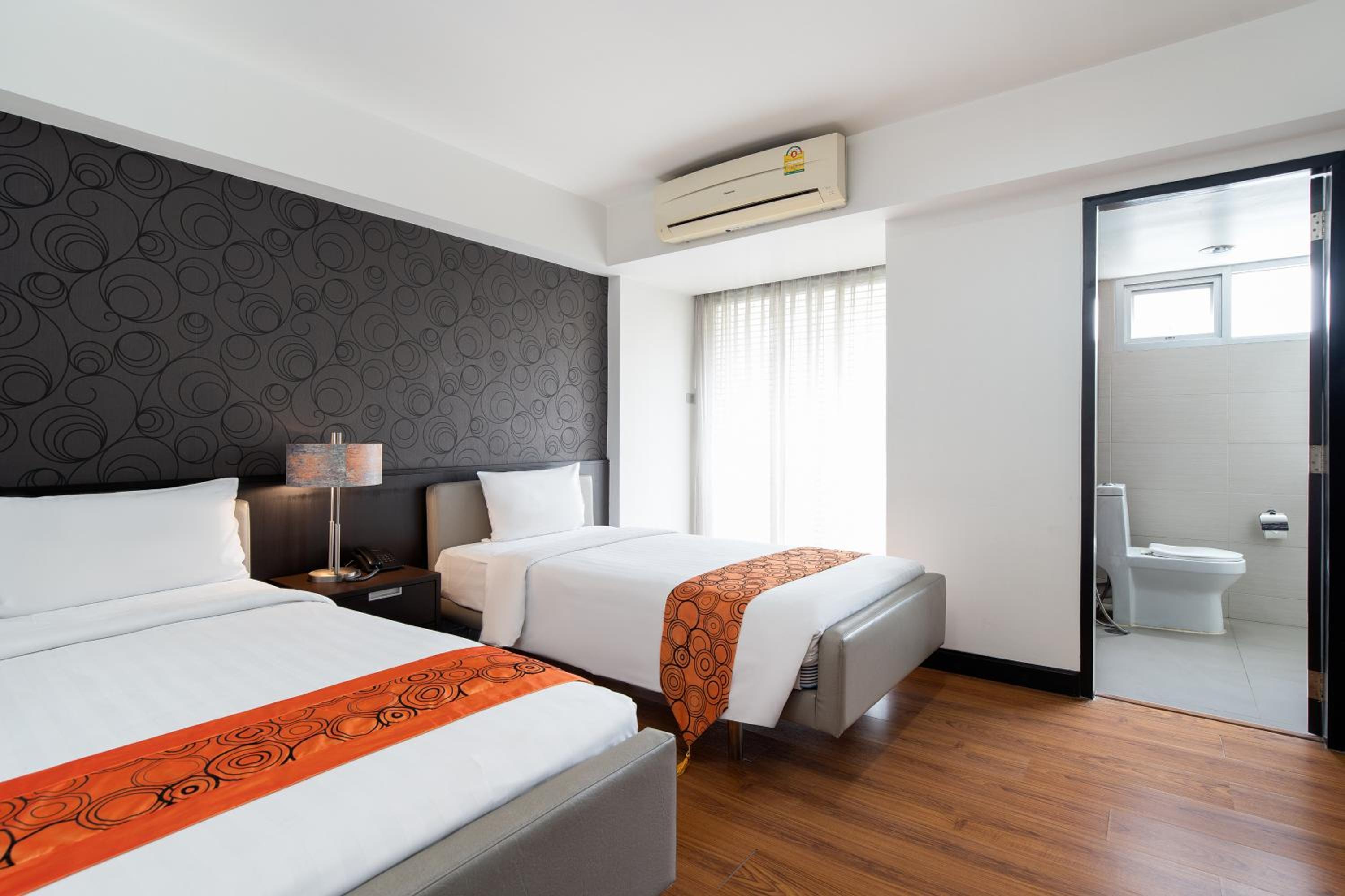 Deluxe Twin Room photo 3