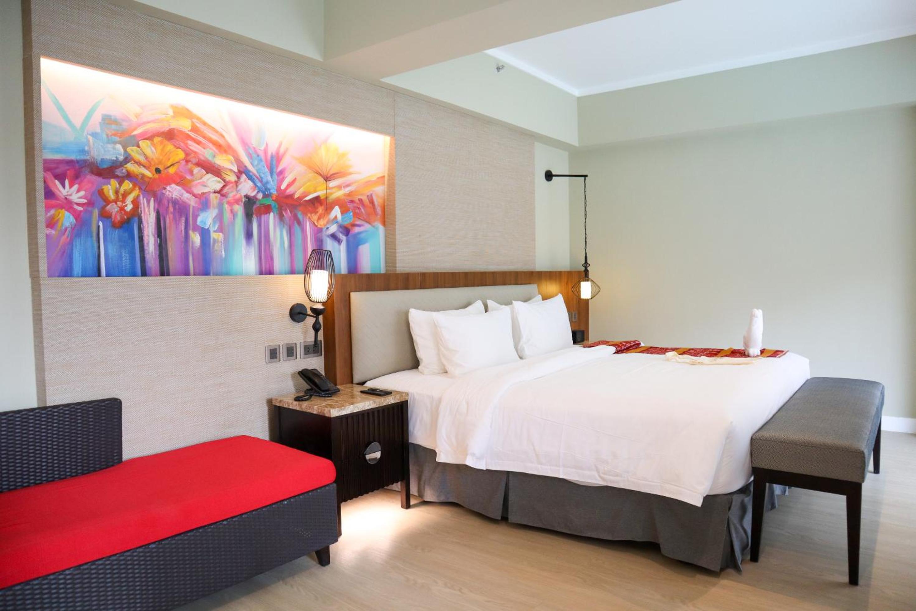 West Junior Suite - Photo 1