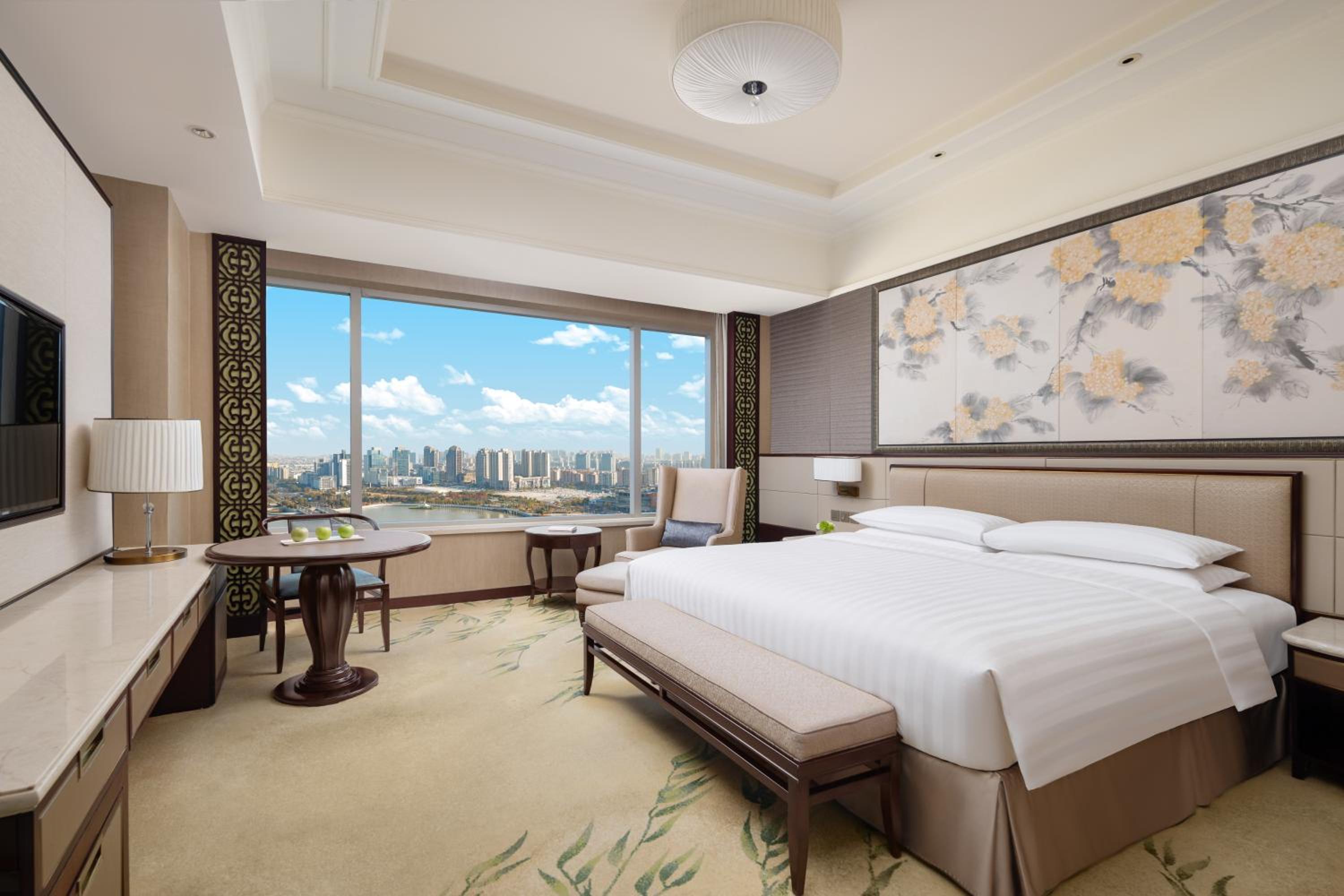 Deluxe King Room with Lake View