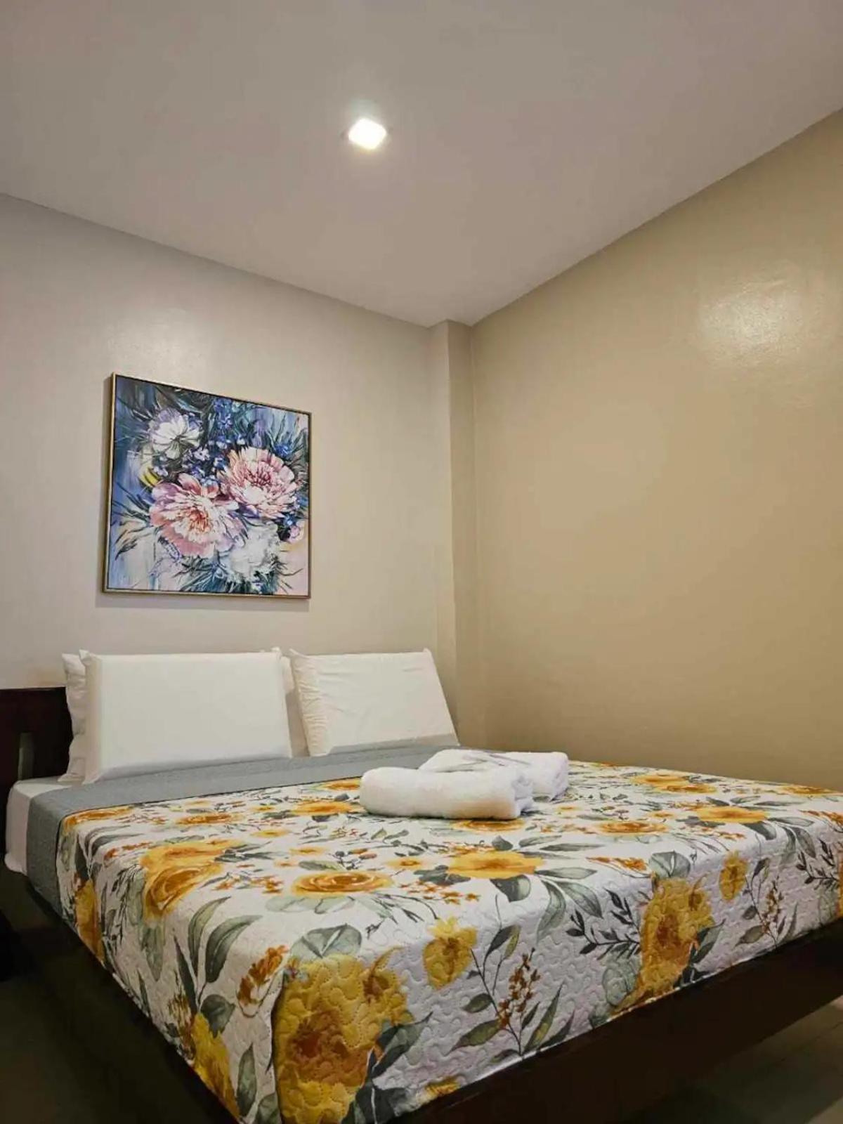 Double Room with Shared Bathroom photo 2