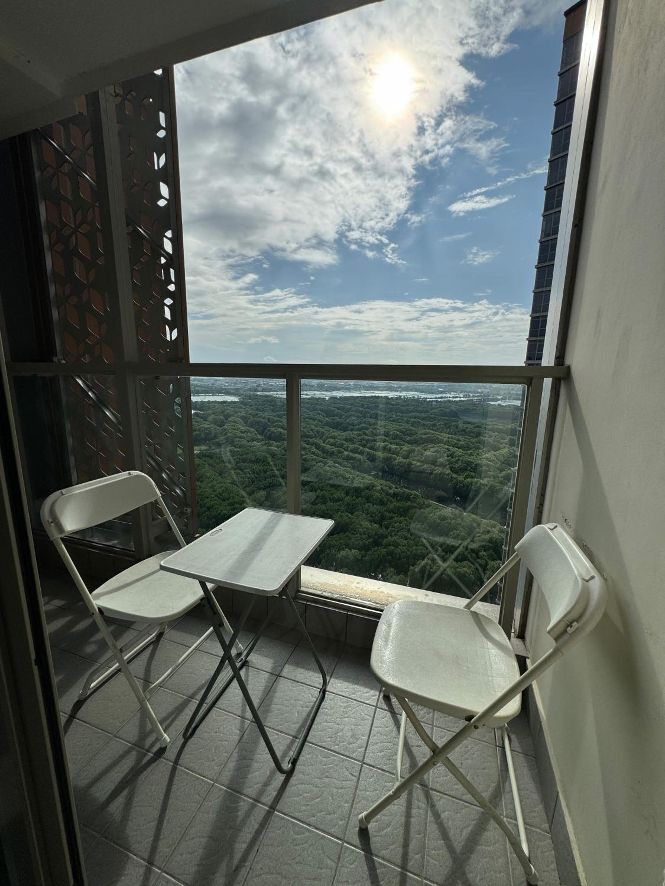 One-Bedroom Apartment - Photo 8