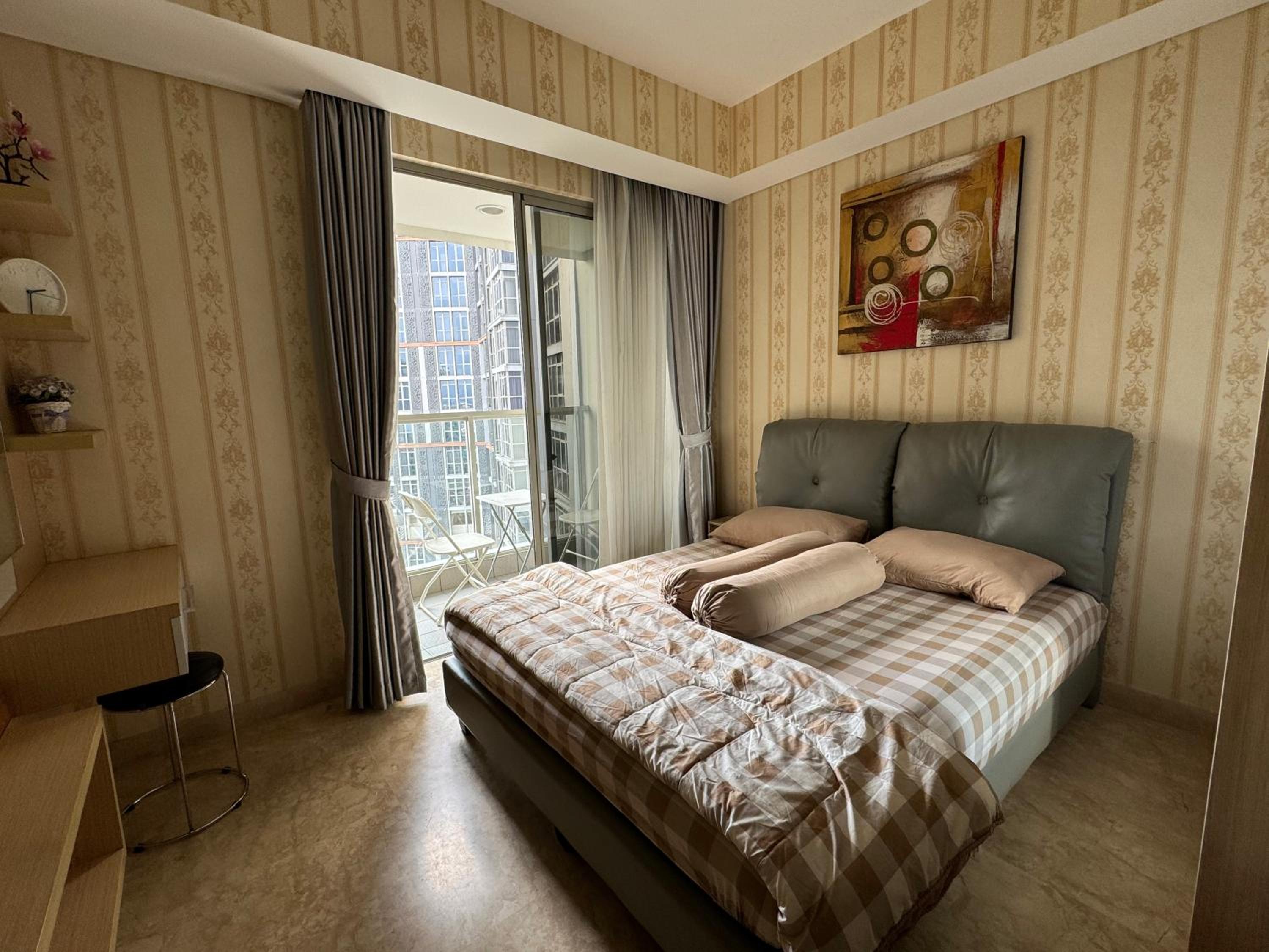 One-Bedroom Apartment - Photo 4