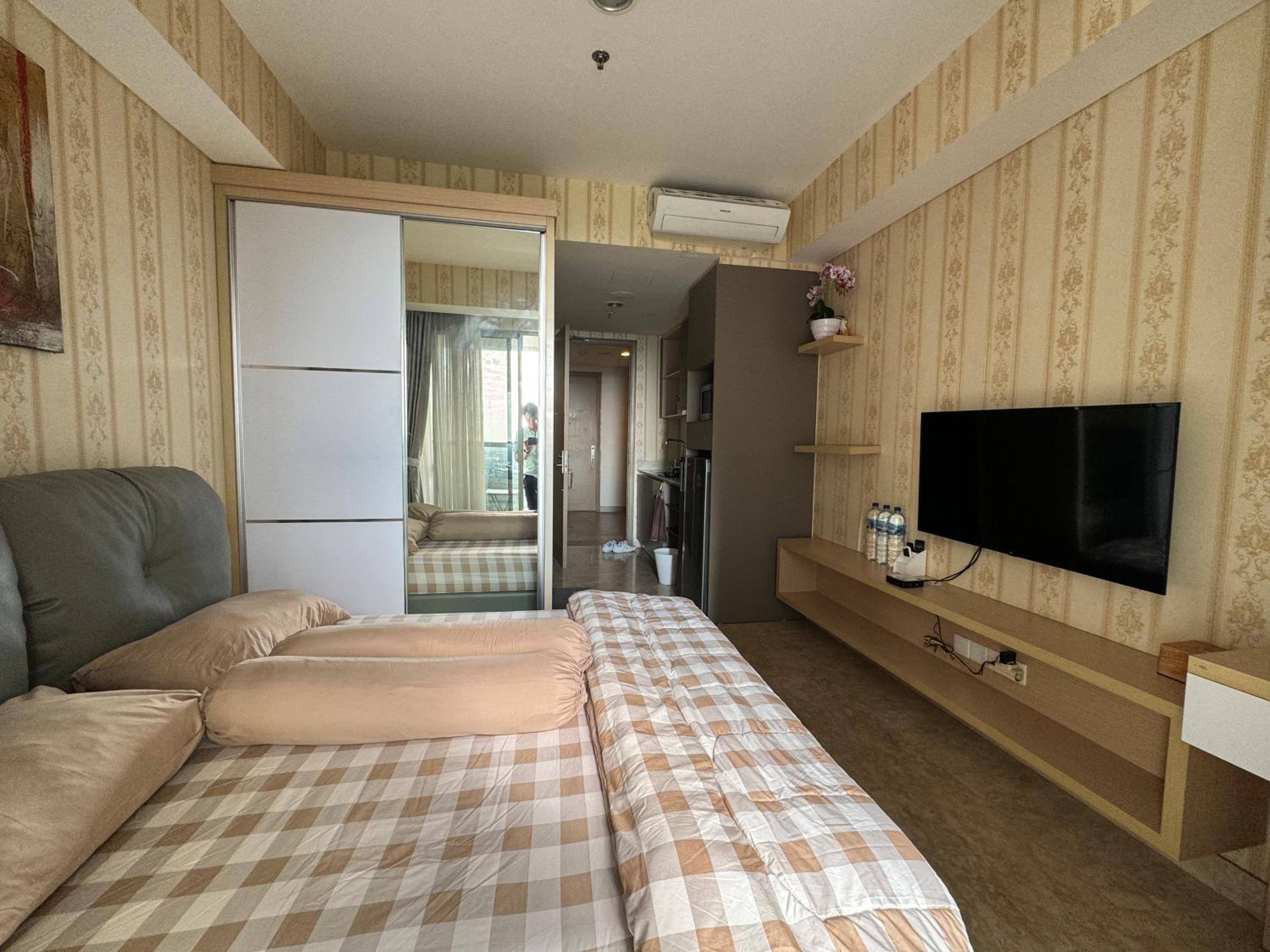 One-Bedroom Apartment - Photo 3