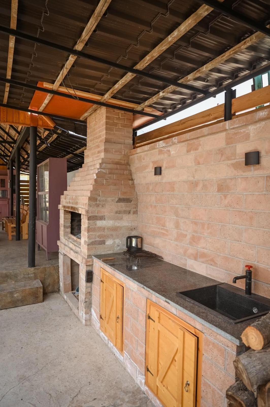 Three-Bedroom House photo 3