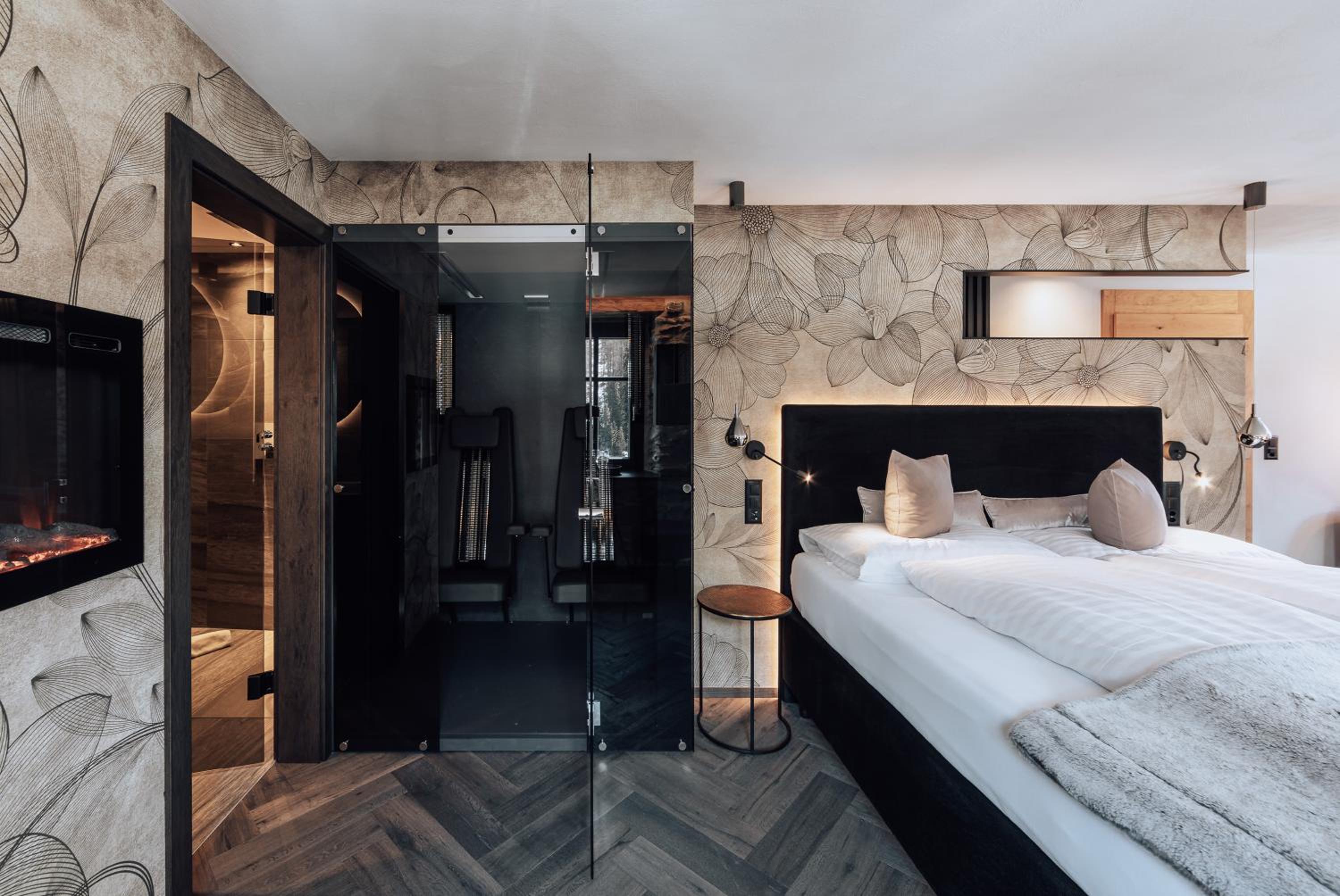 Deluxe Double Room with Bath