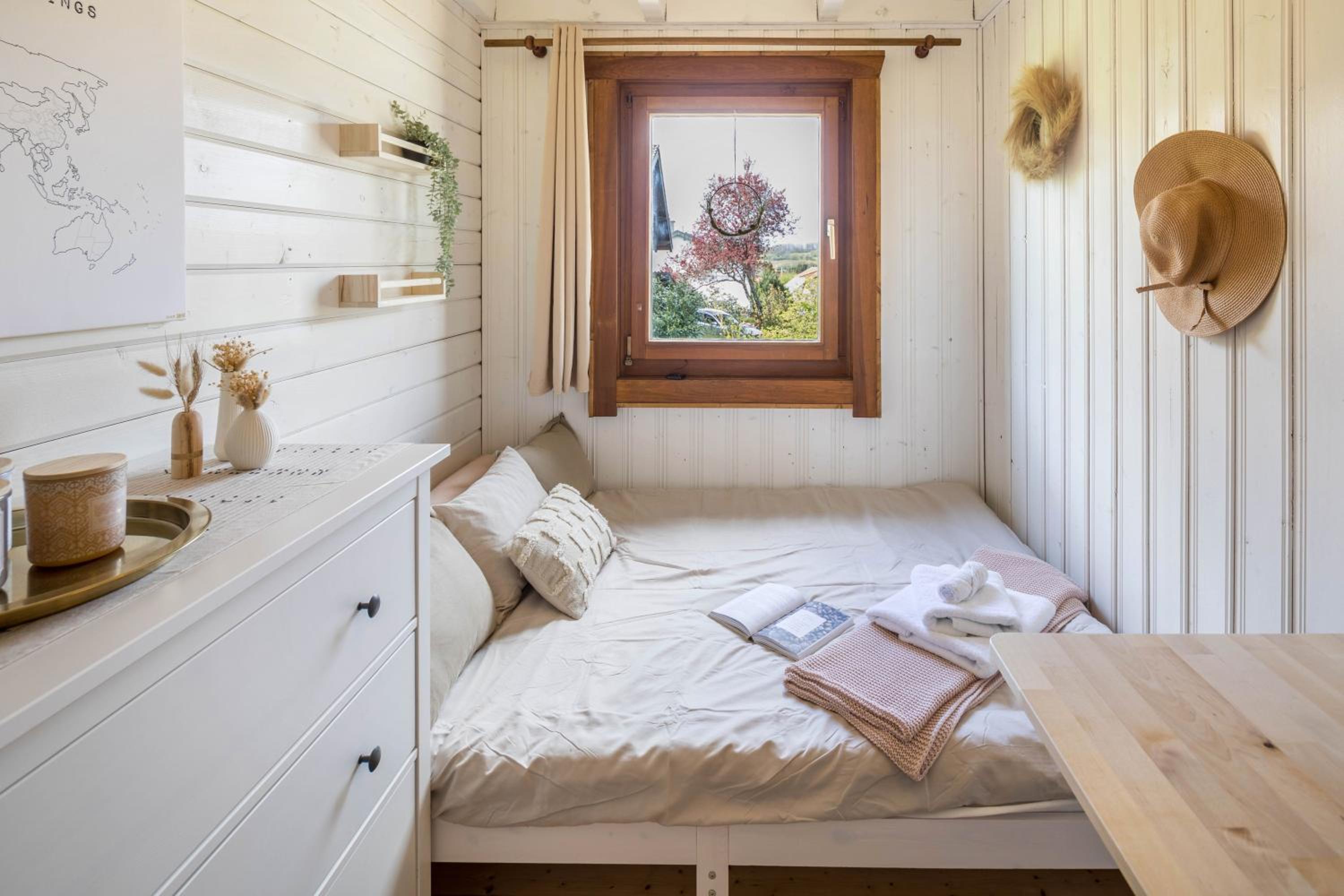 Three-Bedroom House photo 2