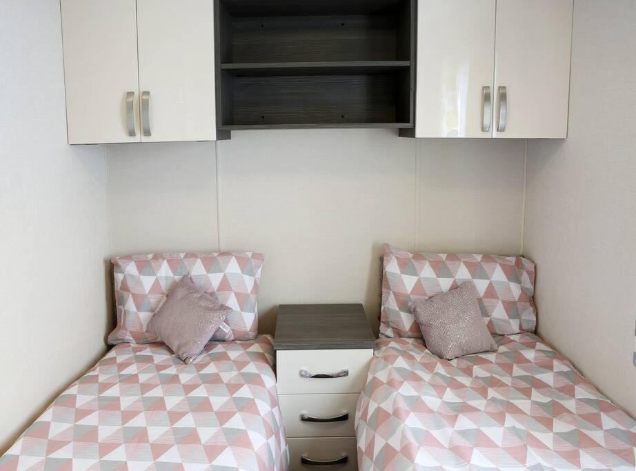 Two-Bedroom House photo 3