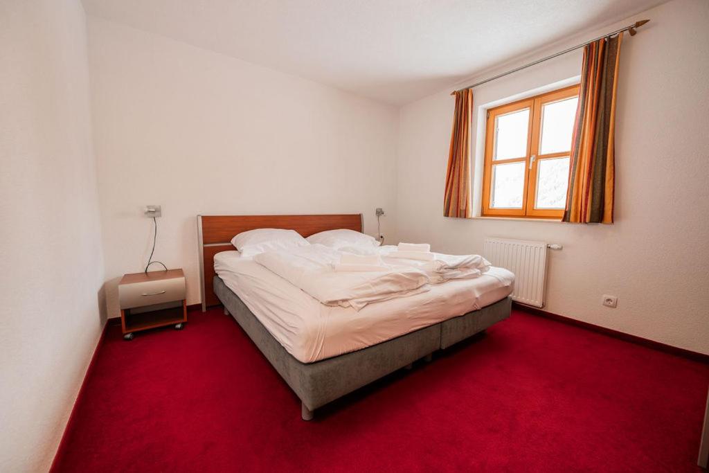 Two-Bedroom Apartment With Balcony photo 3