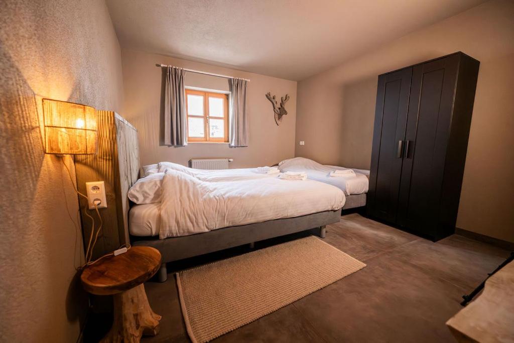 Three-Bedroom Apartment With Terrace photo 3