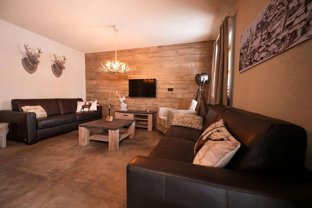 Three-Bedroom Apartment With Terrace photo 1