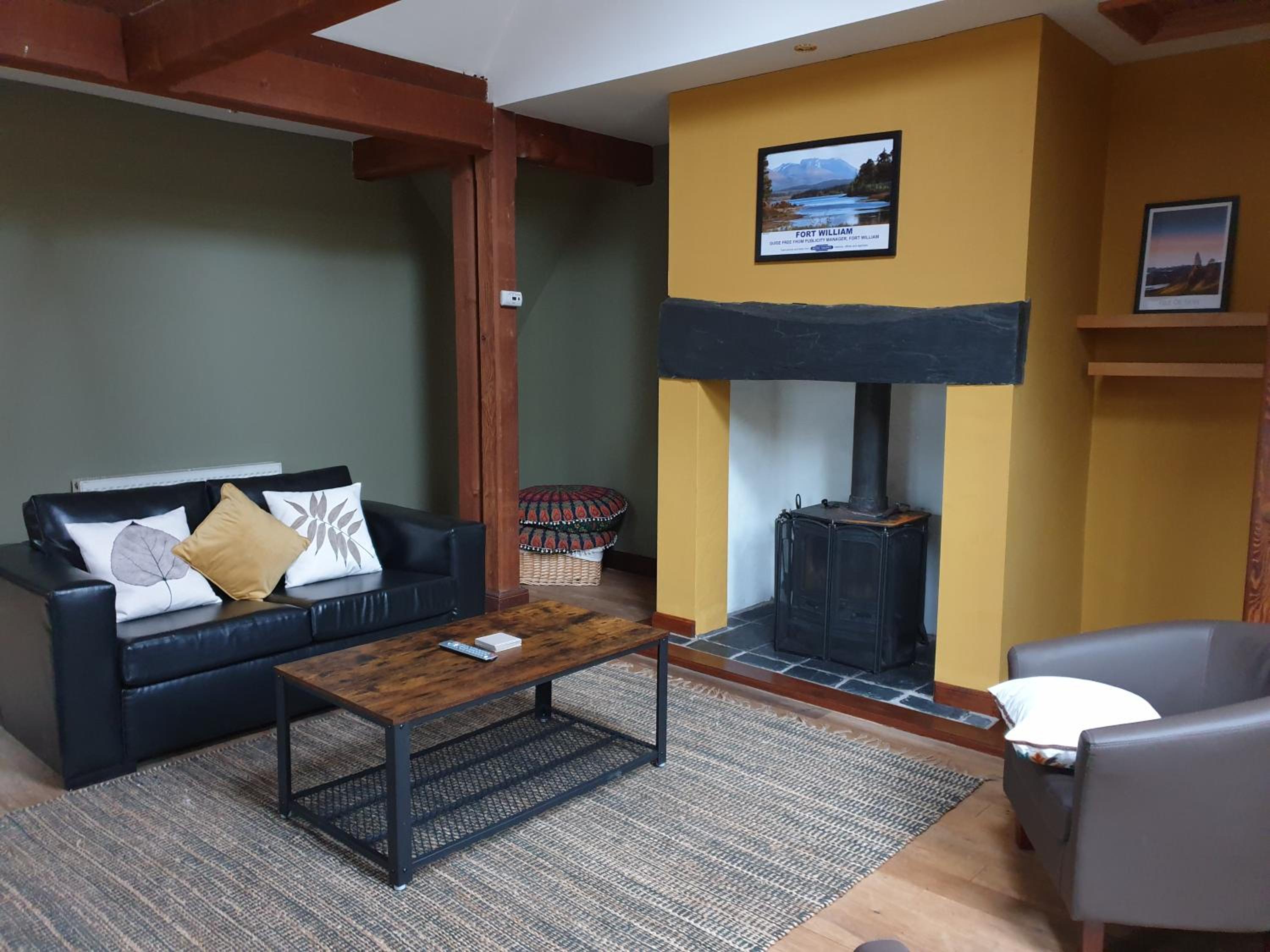 Apartment with Loch View photo 2