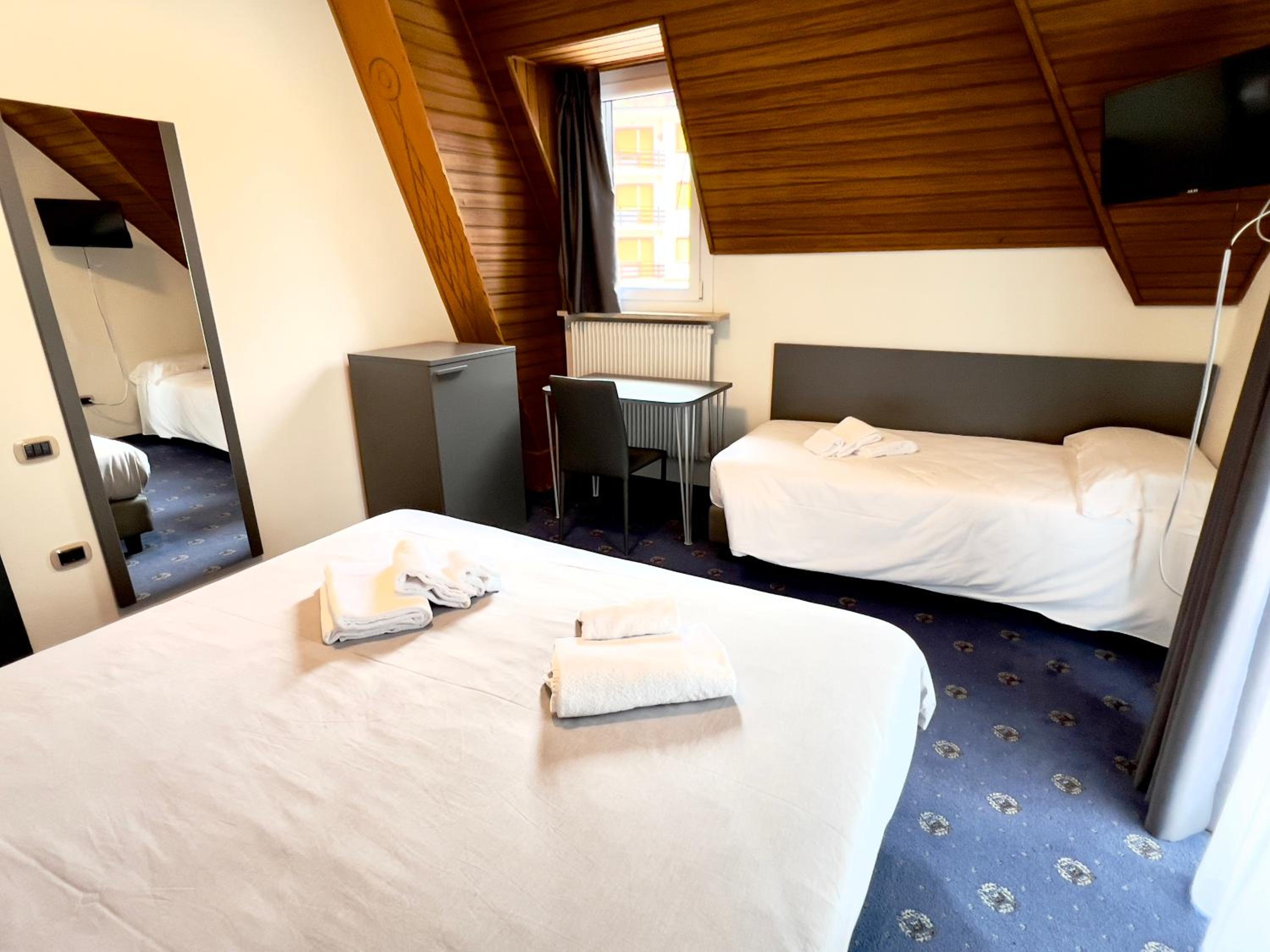 Superior Triple Room photo 2