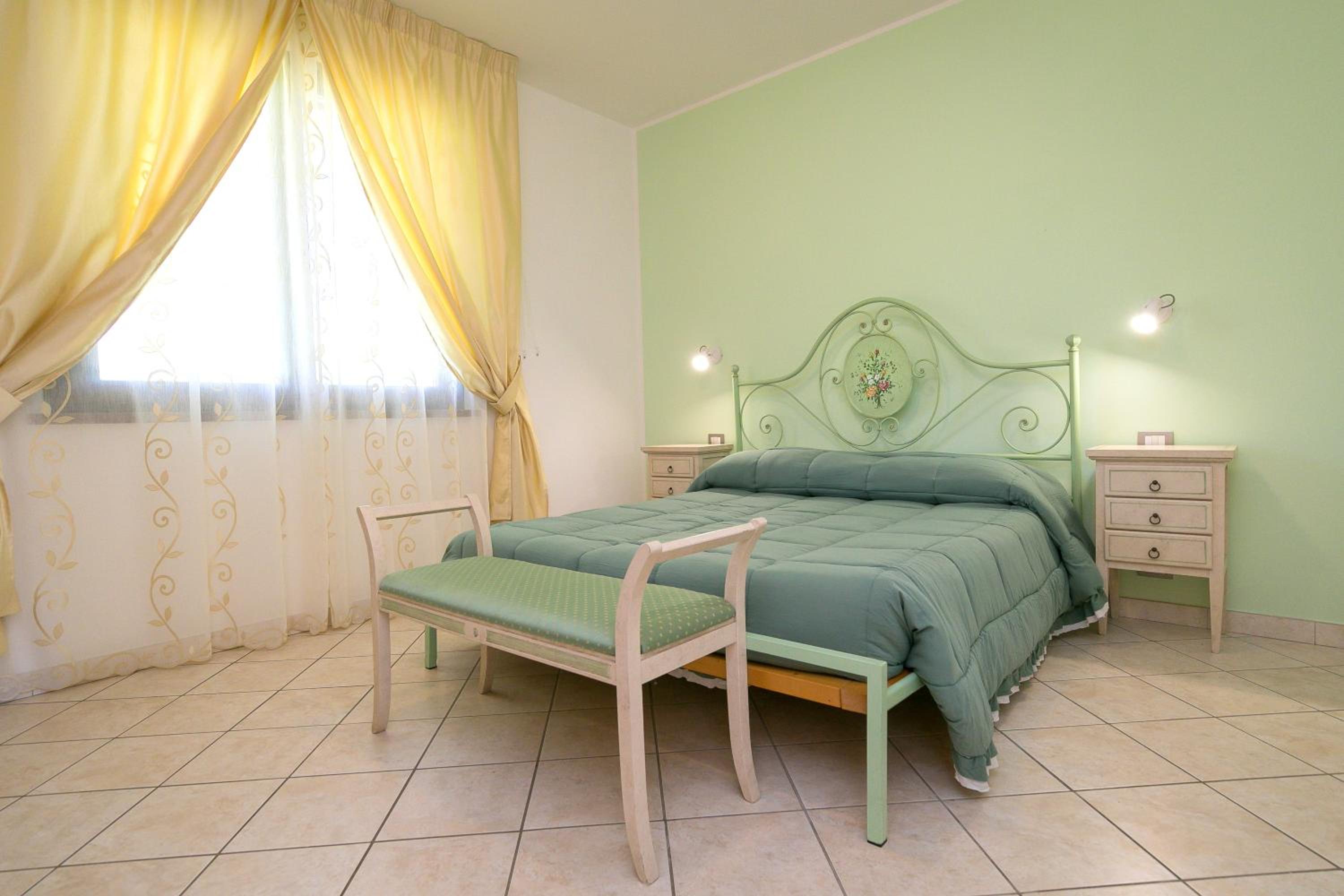 Superior One-Bedroom Apartment photo 1
