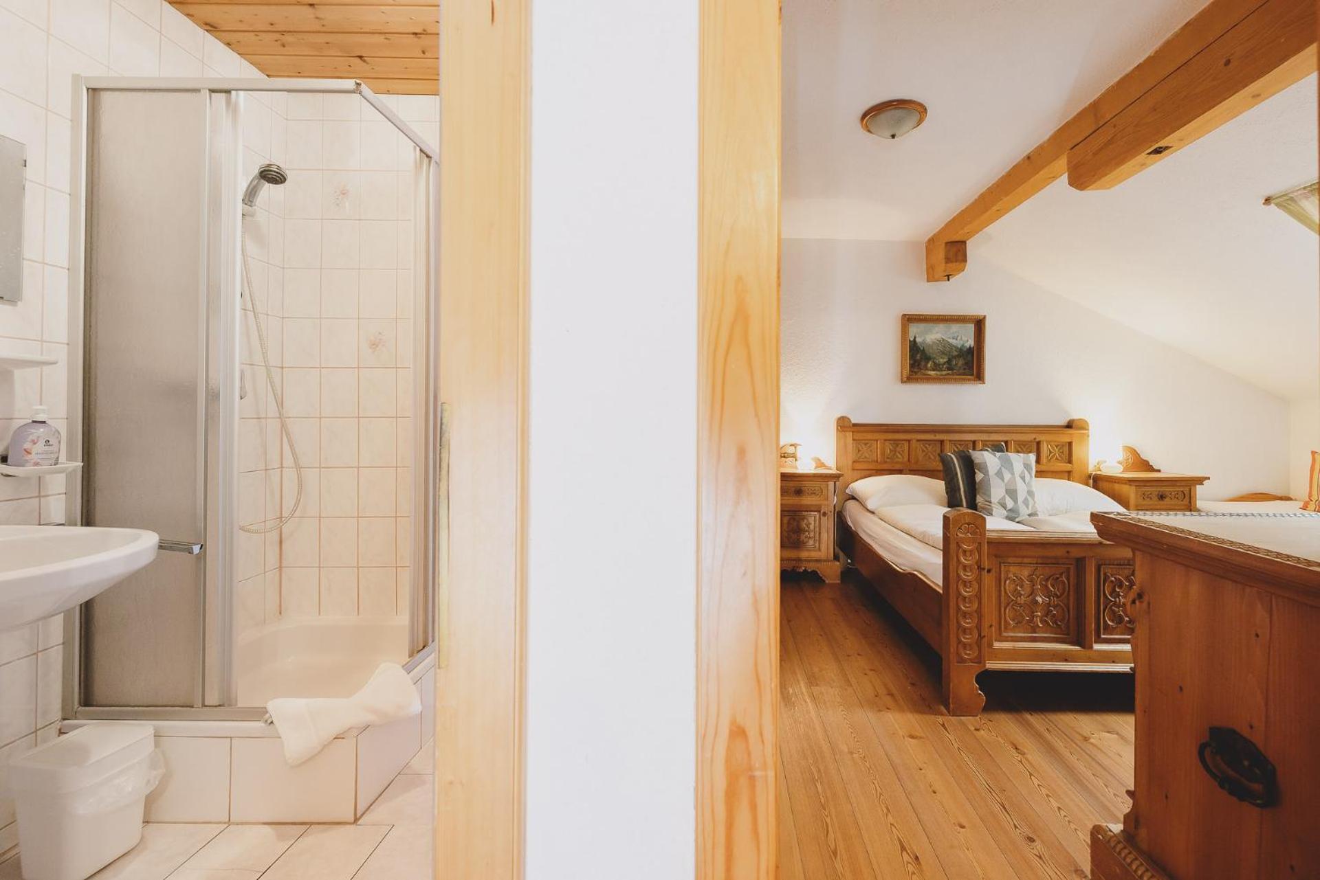 Apartment with Balcony and free spa entry to Alpentherme  photo 3